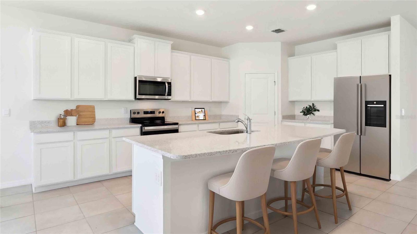 Listing photo id 2 for 11309 Curio Drive