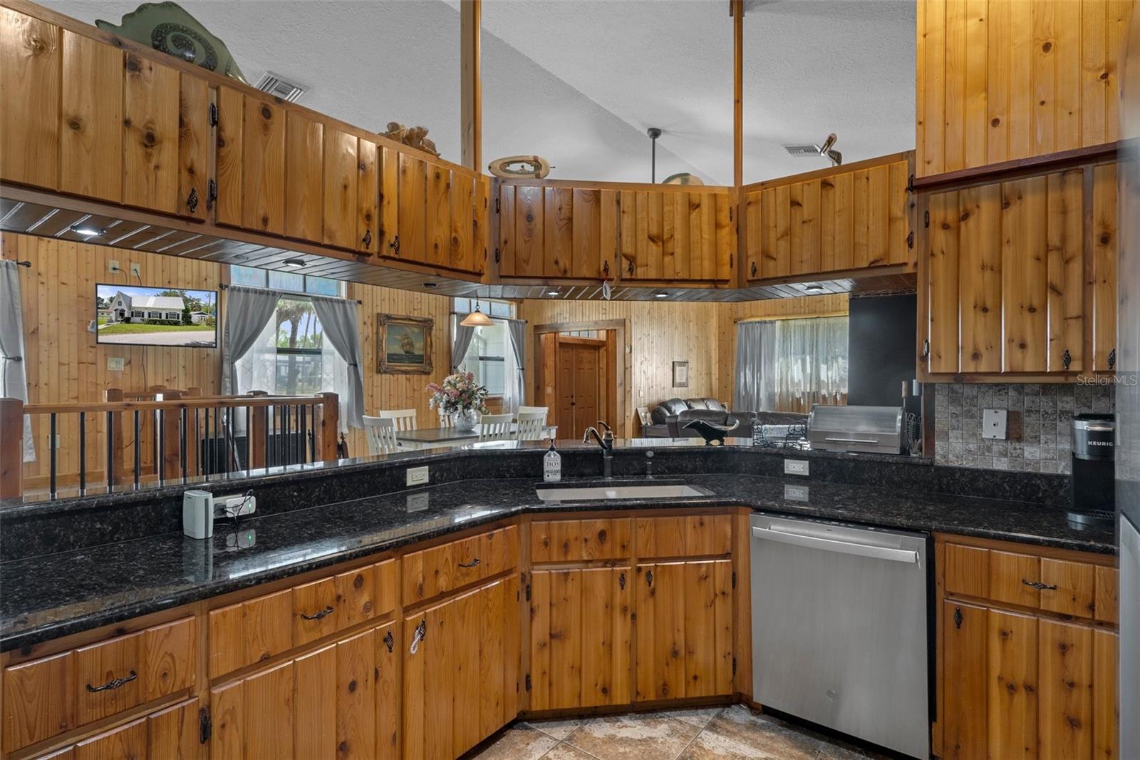 Image 17 of 56 For 10990 Seminole Place