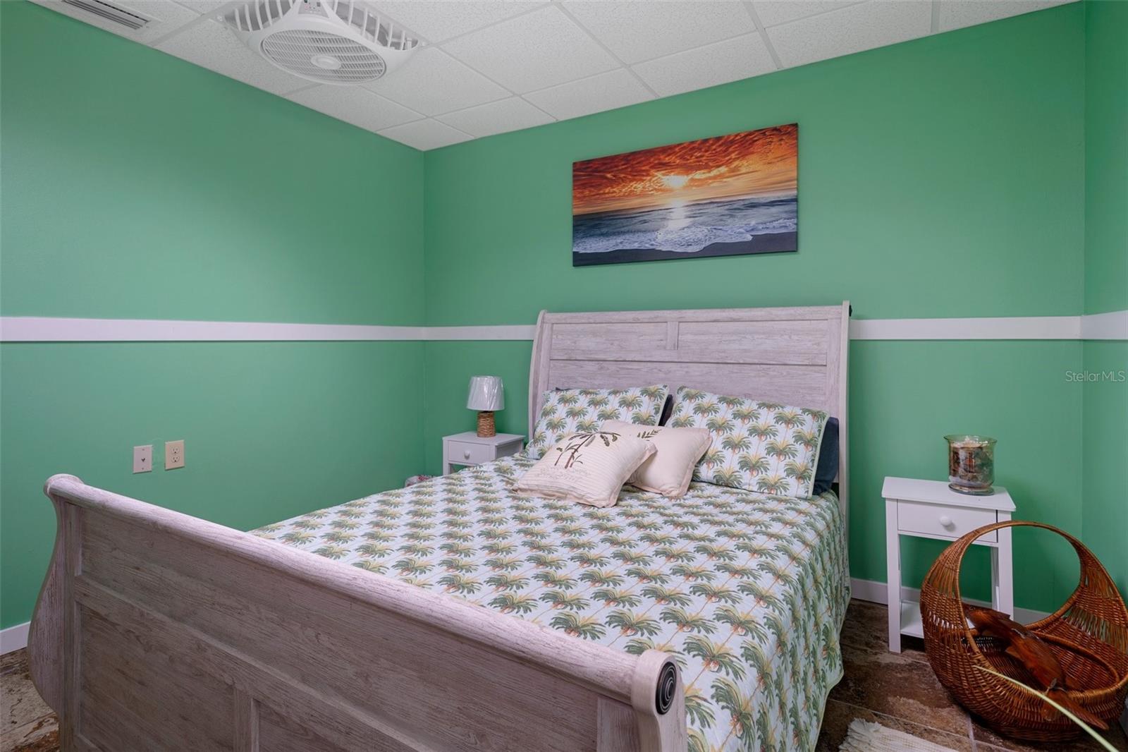 Image 32 of 56 For 10990 Seminole Place