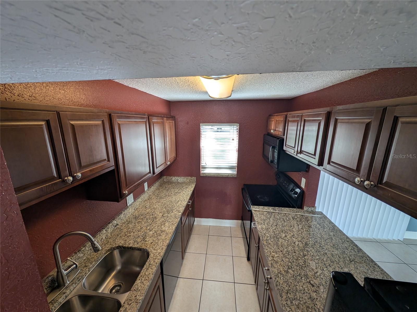 Image 11 of 25 For 2564 15th Avenue E