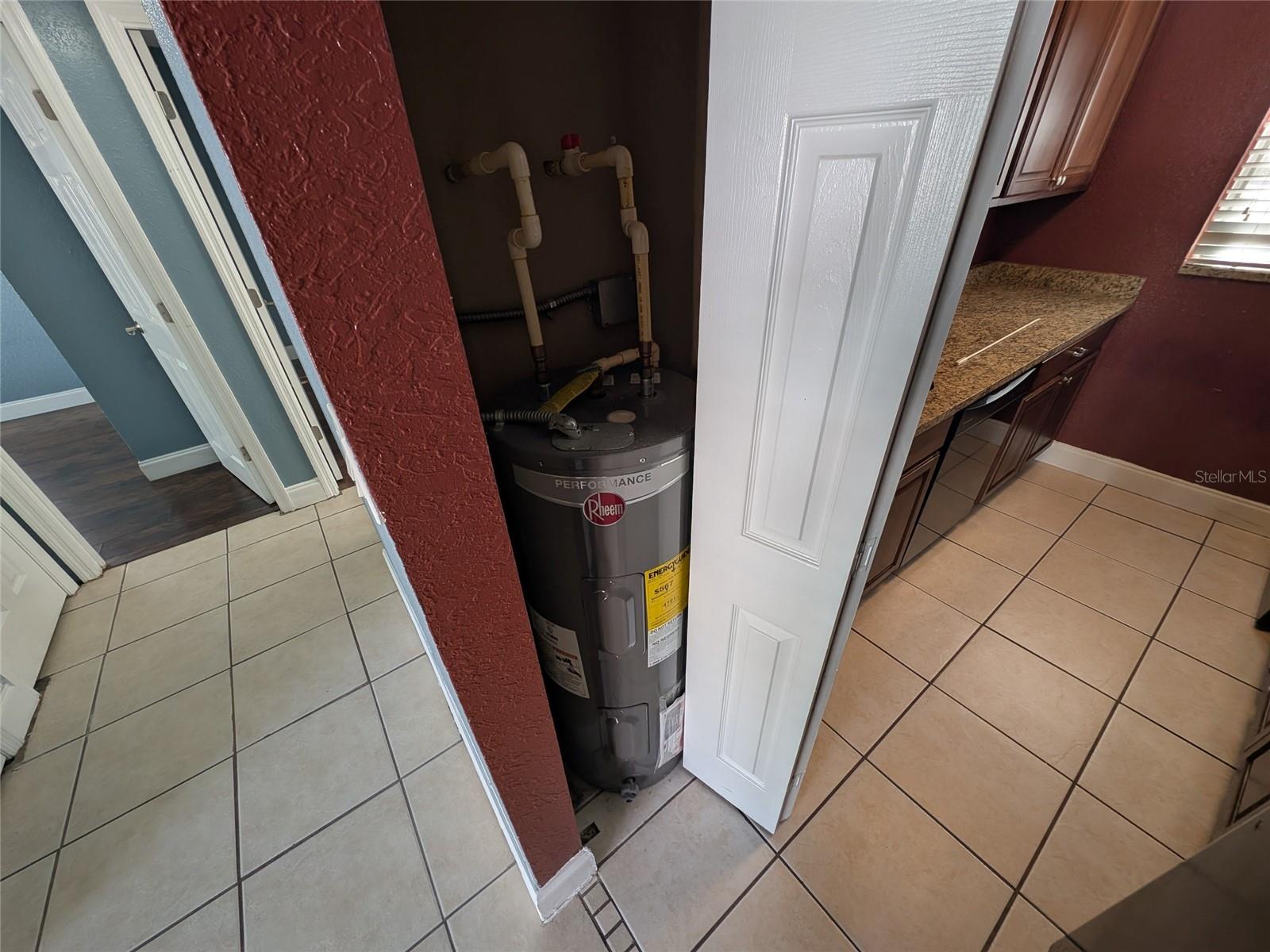 Image 16 of 25 For 2564 15th Avenue E