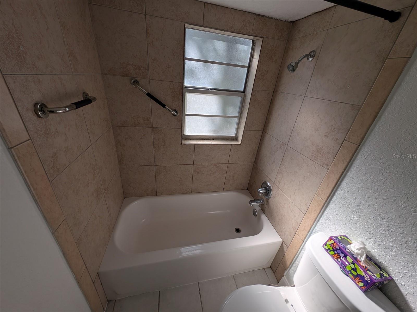 Image 22 of 25 For 2564 15th Avenue E