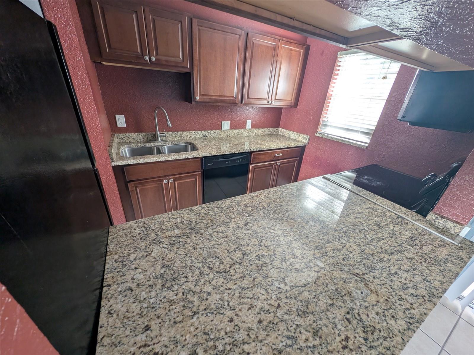 Image 9 of 25 For 2564 15th Avenue E