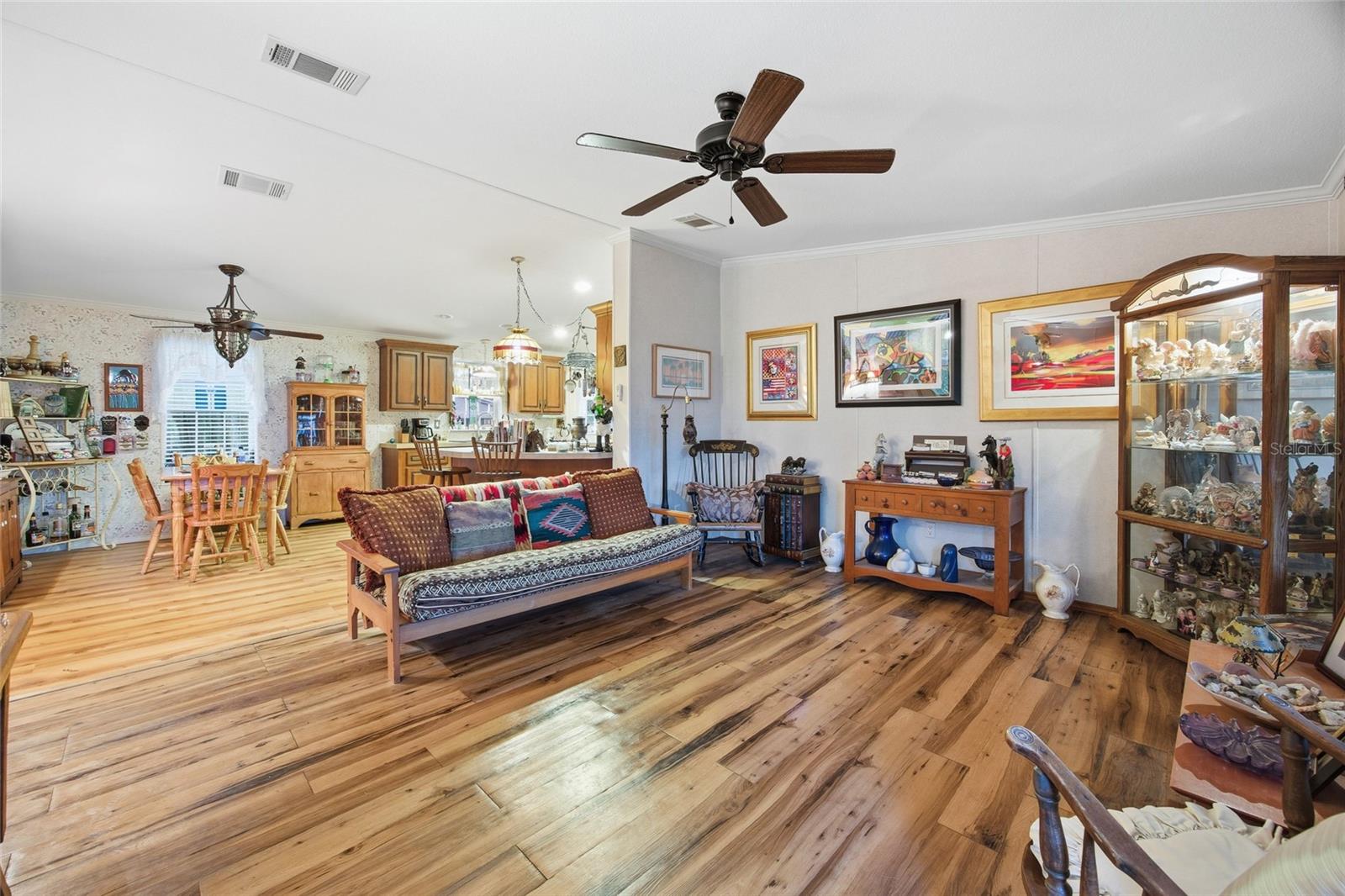 Image 12 of 34 For 975 107th Court