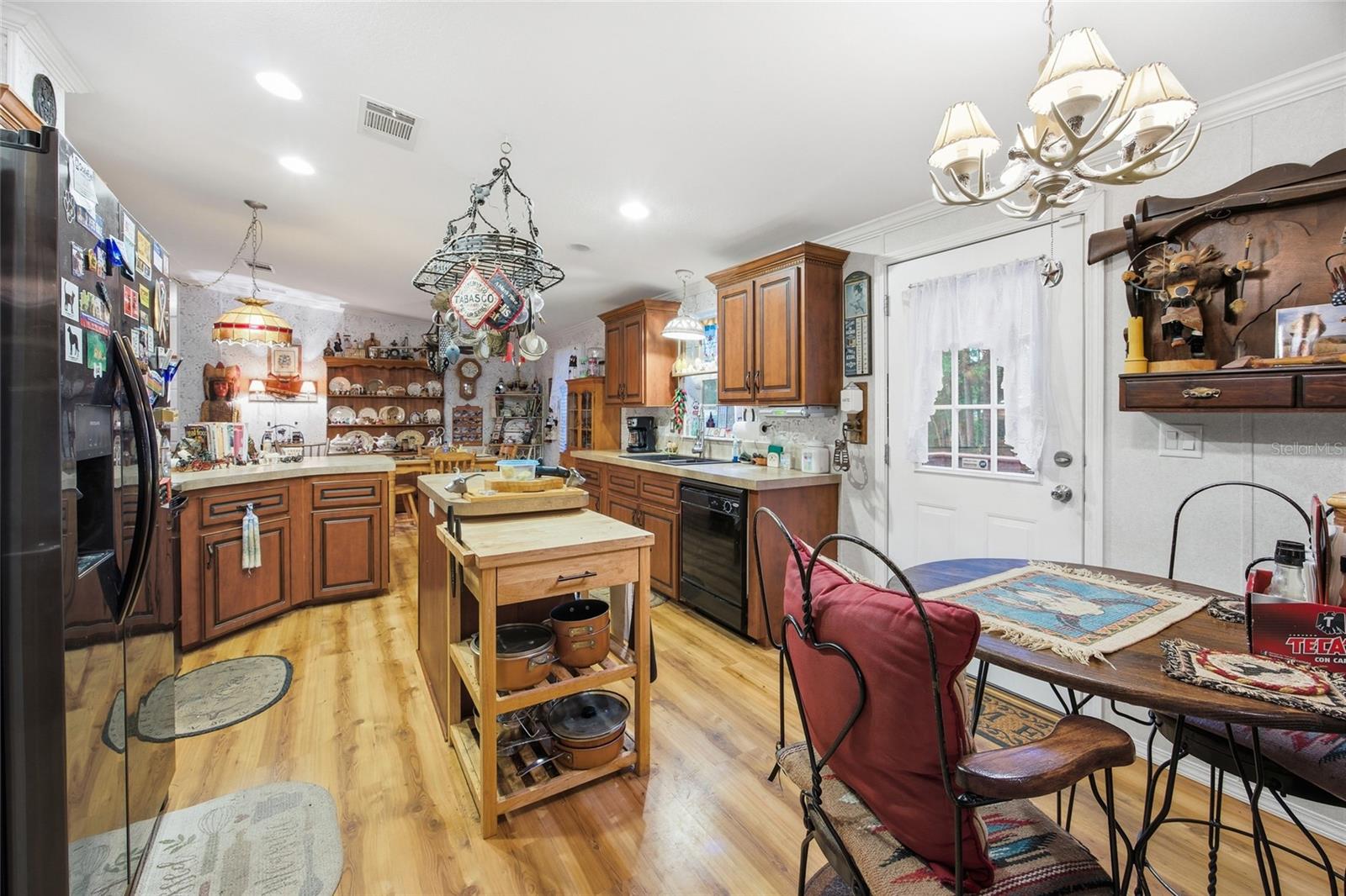 Image 17 of 34 For 975 107th Court