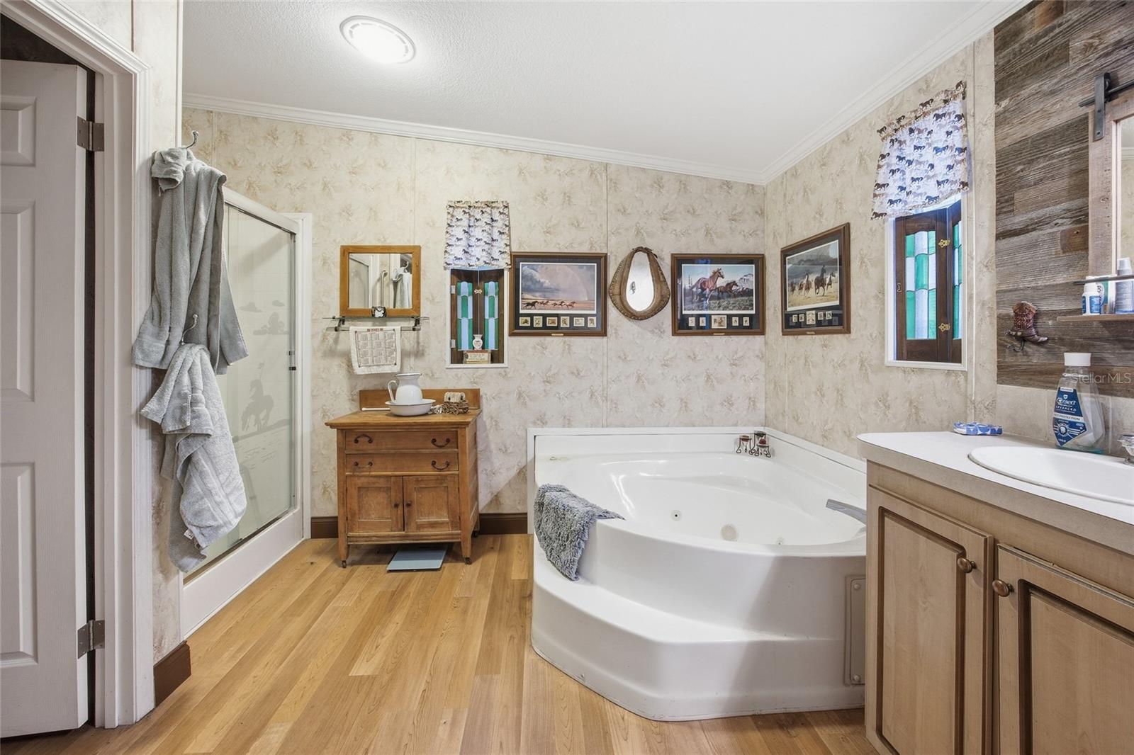 Image 22 of 34 For 975 107th Court