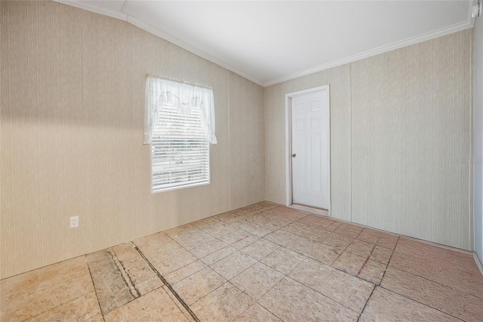 Image 26 of 34 For 975 107th Court