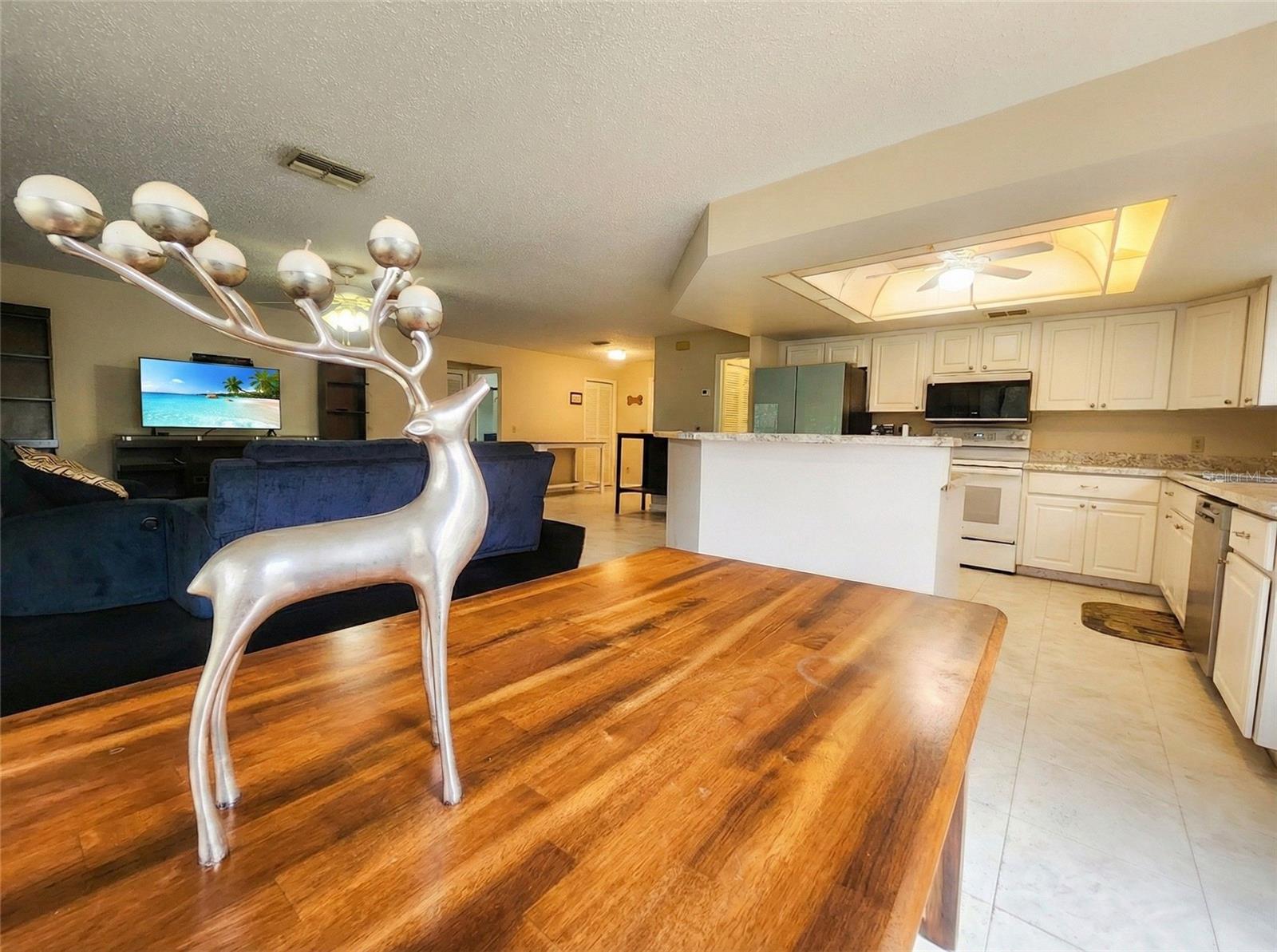 Image 5 of 21 For 91 Anton Court Q