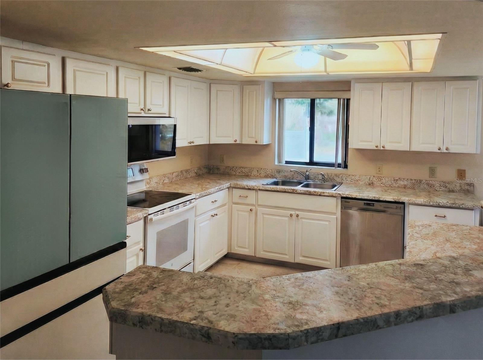 Image 6 of 21 For 91 Anton Court Q