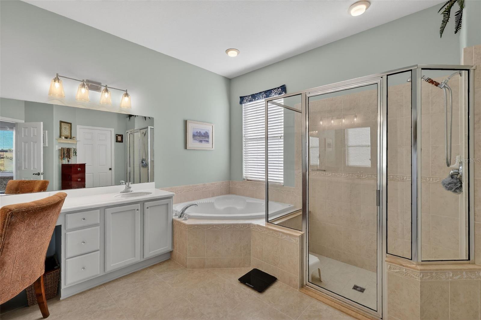 Image 16 of 30 For 16288 14th Avenue Road