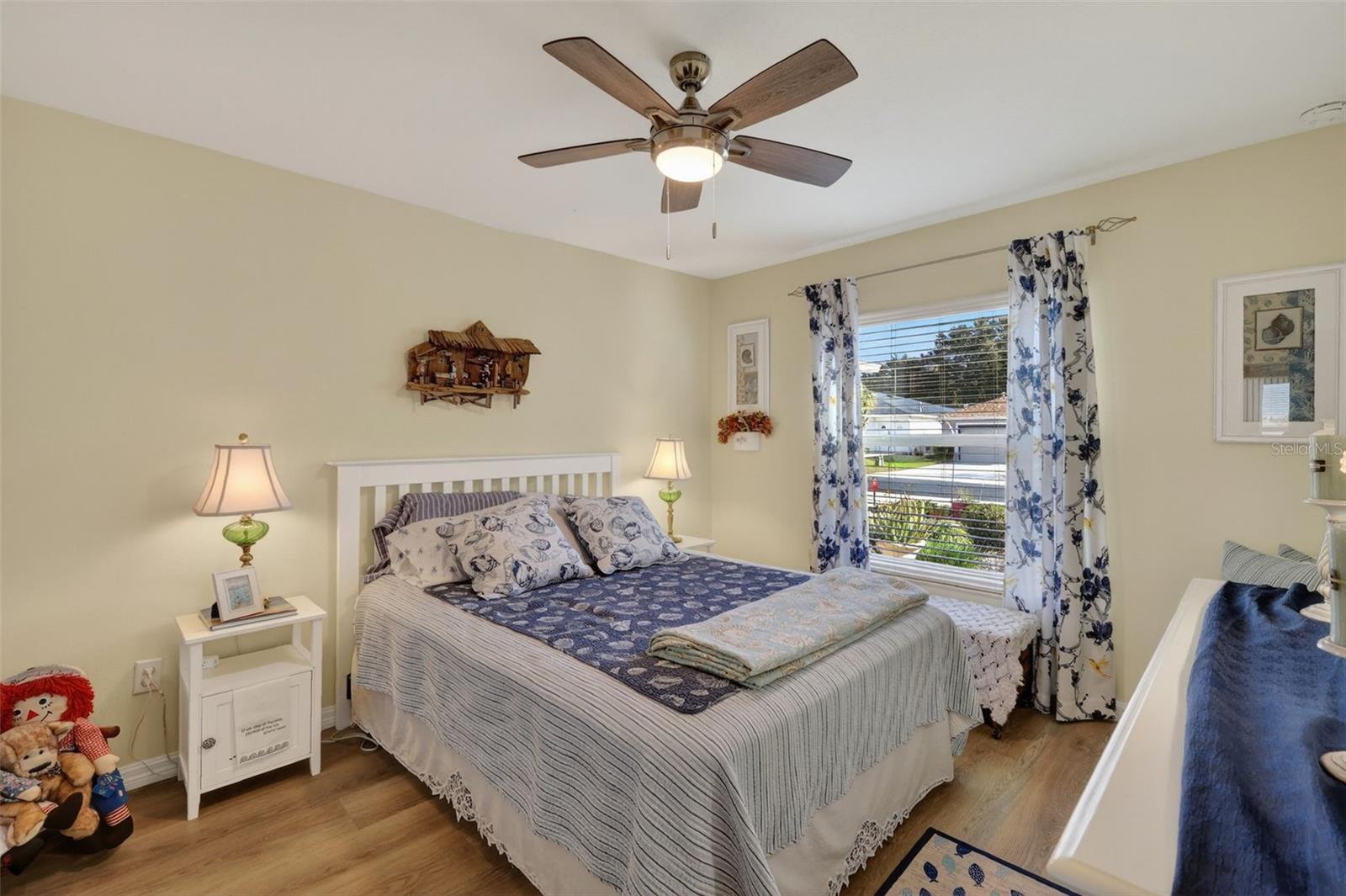 Image 18 of 30 For 16288 14th Avenue Road