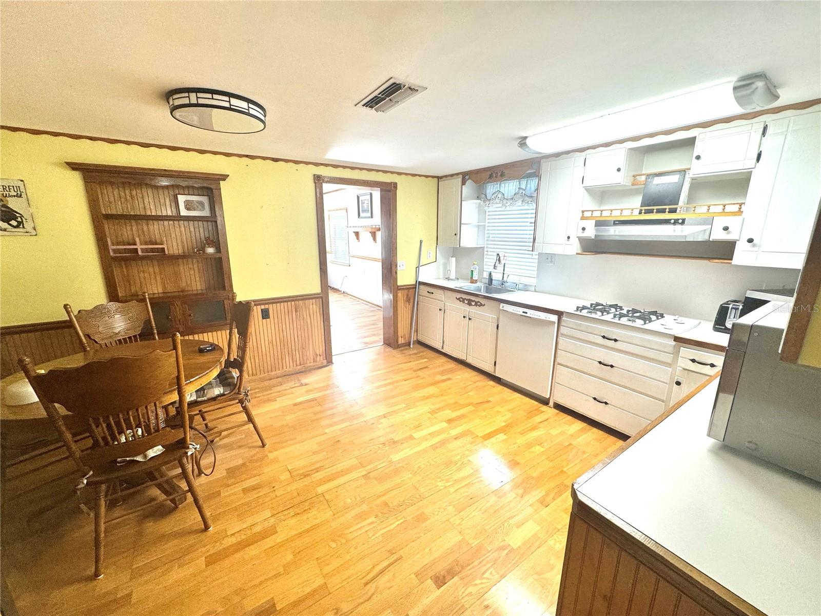 Image 19 of 57 For 14551 210th Court Road