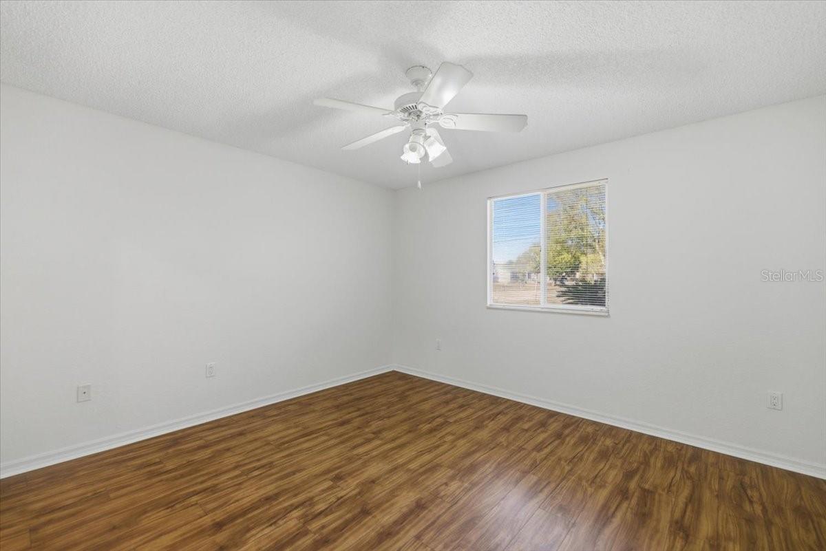 Image 20 of 39 For 11500 84th Avenue Road