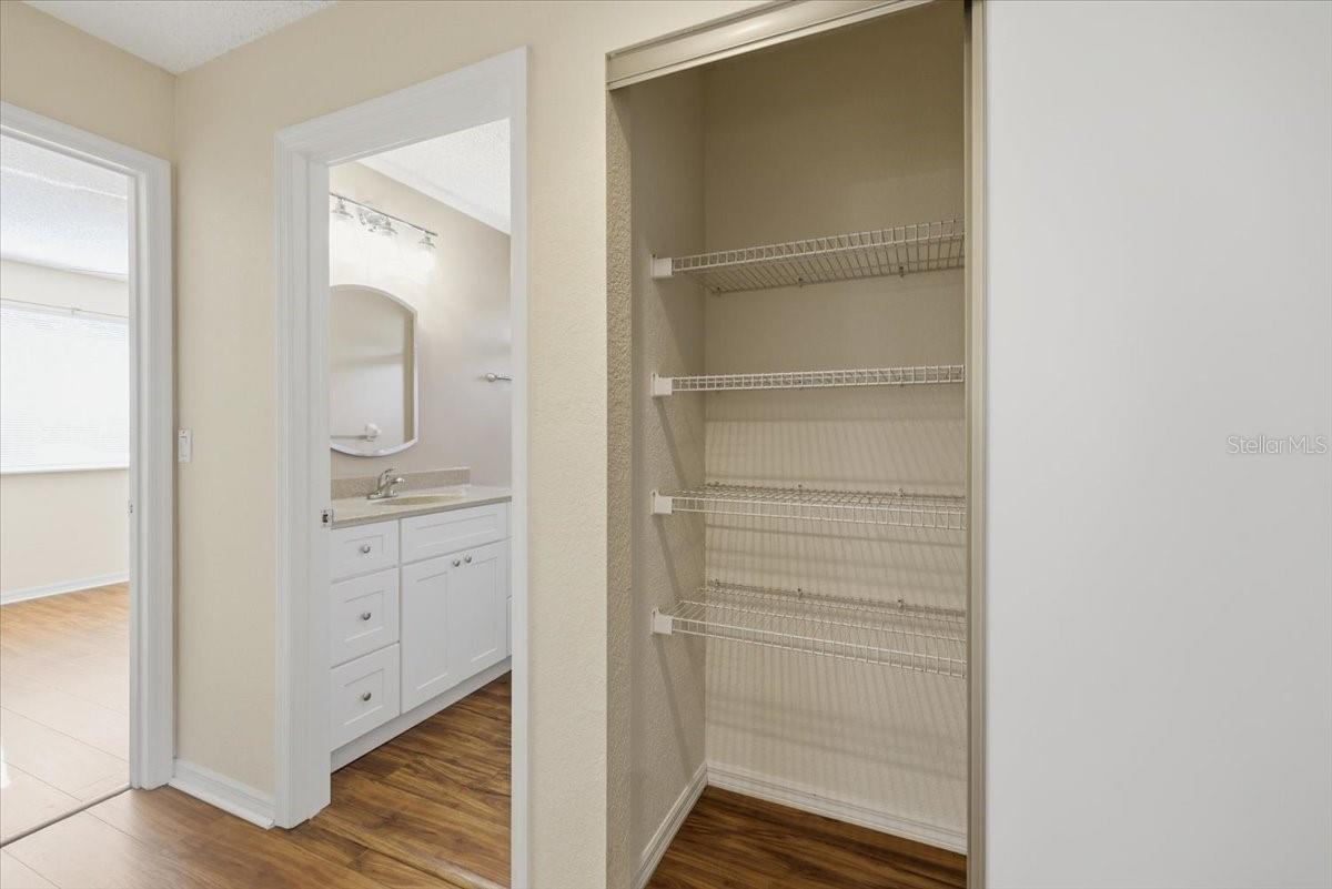 Image 23 of 39 For 11500 84th Avenue Road