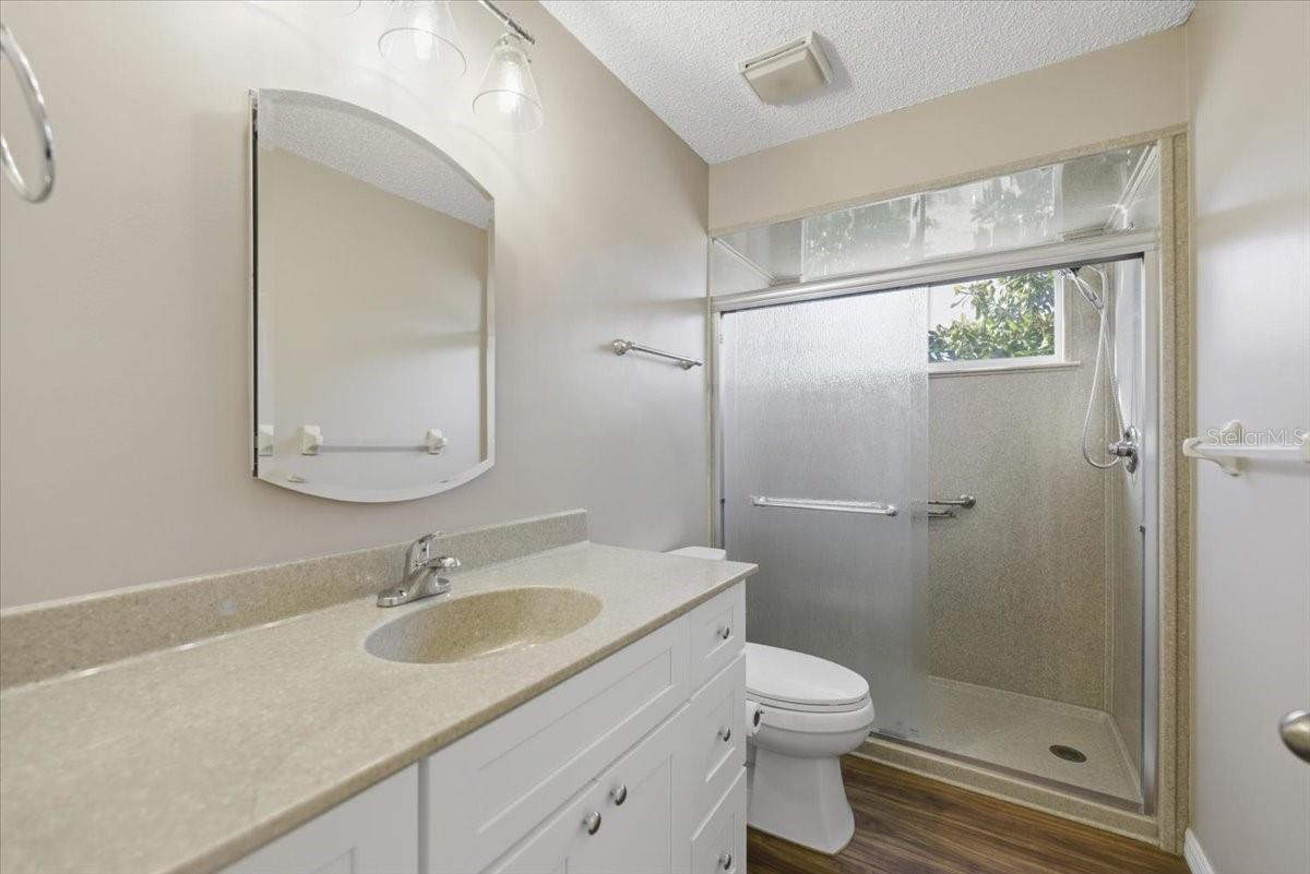 Image 24 of 39 For 11500 84th Avenue Road