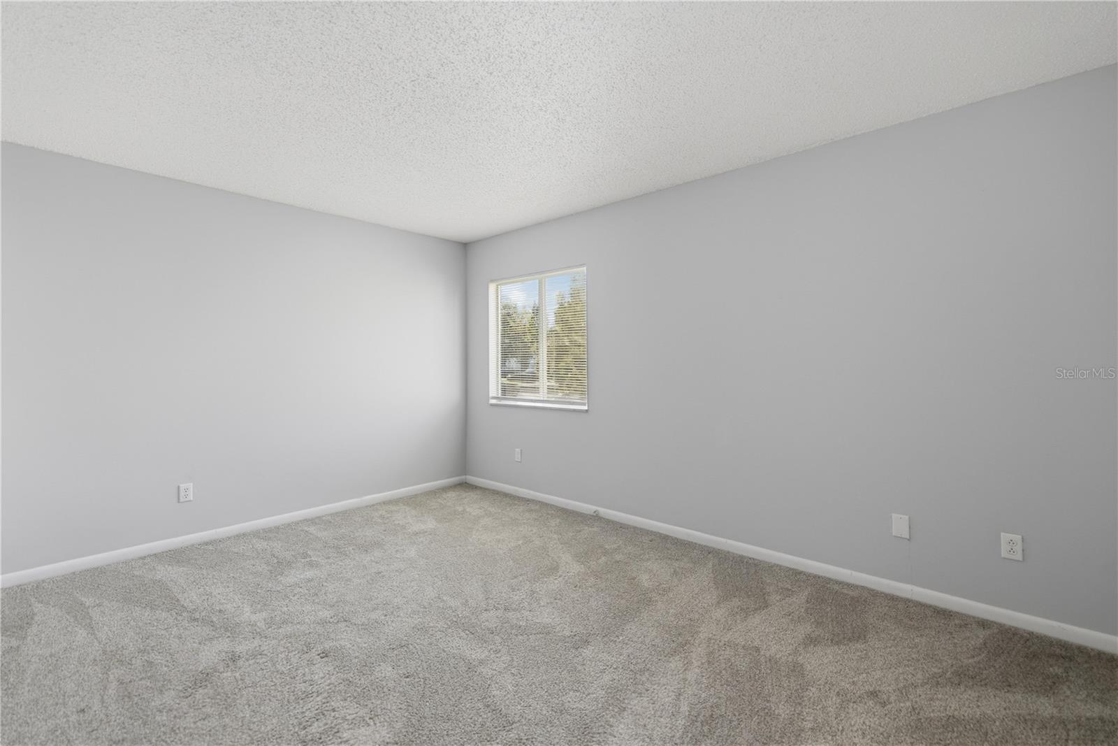 Image 11 of 33 For 574 Fairways Circle B