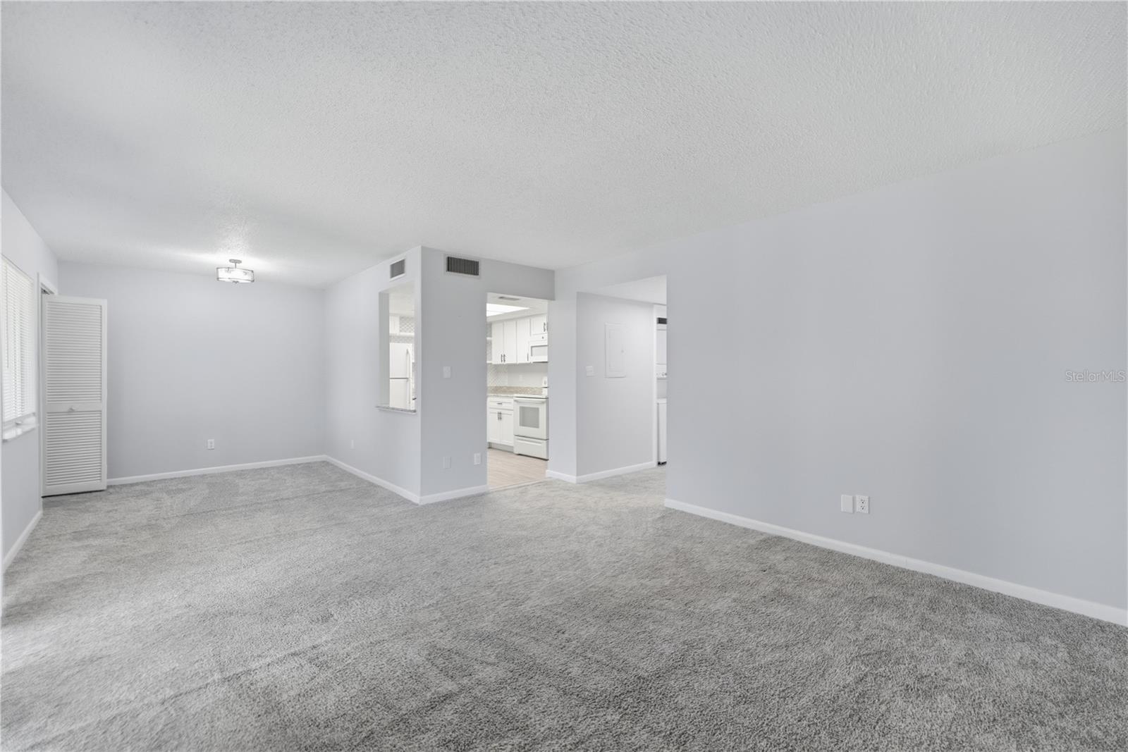 Image 18 of 33 For 574 Fairways Circle B