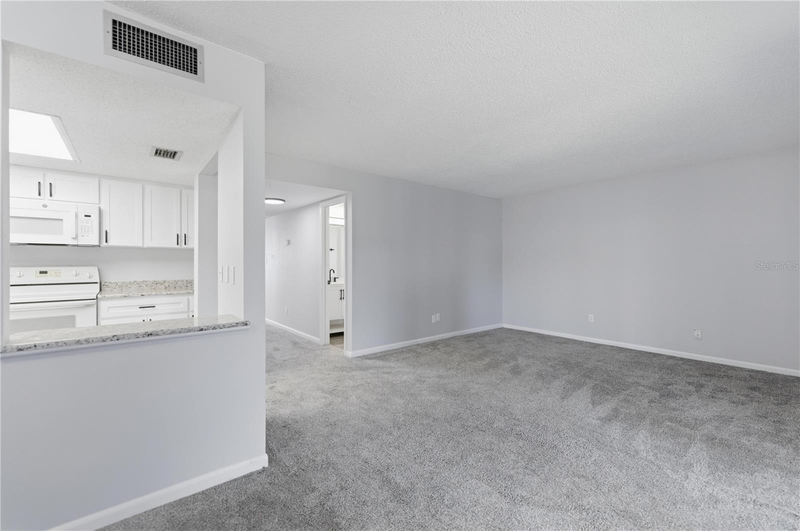 Image 21 of 33 For 574 Fairways Circle B