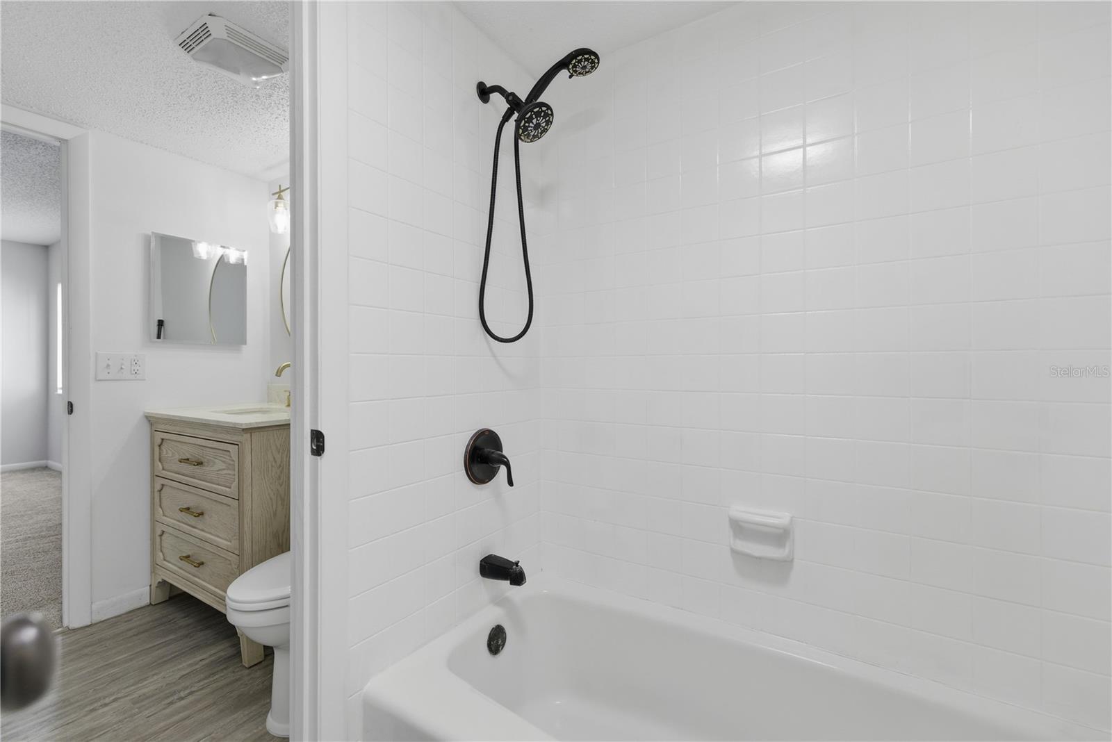 Image 23 of 33 For 574 Fairways Circle B