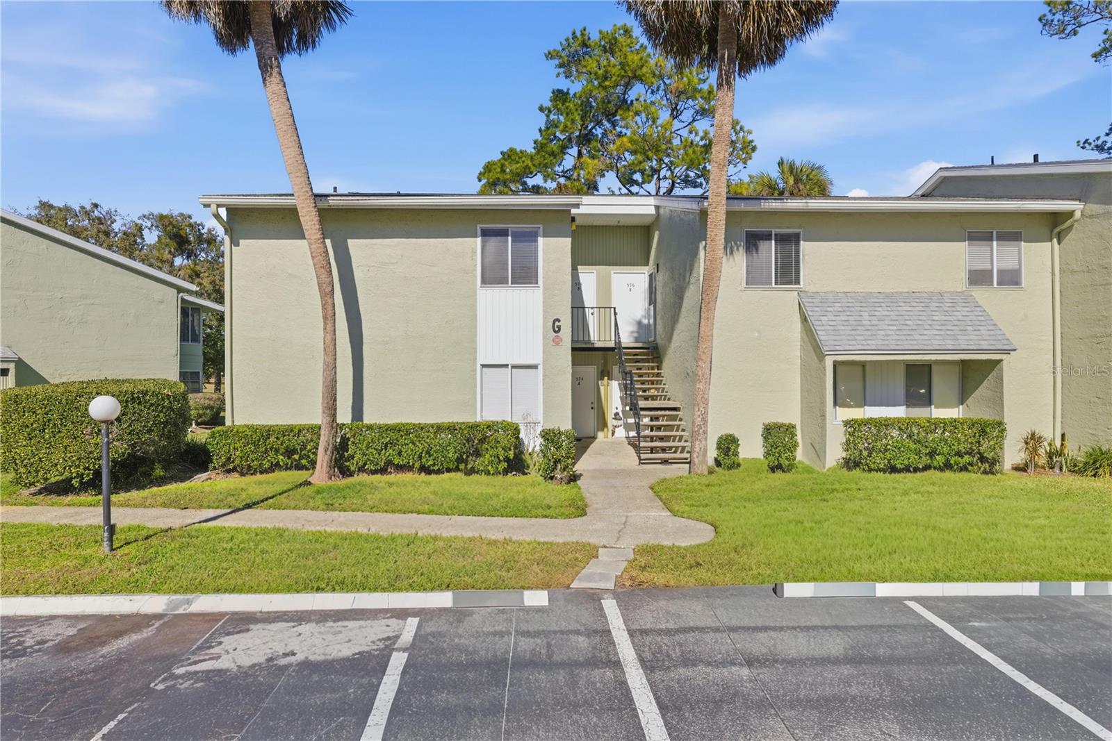 Image 3 of 33 For 574 Fairways Circle B