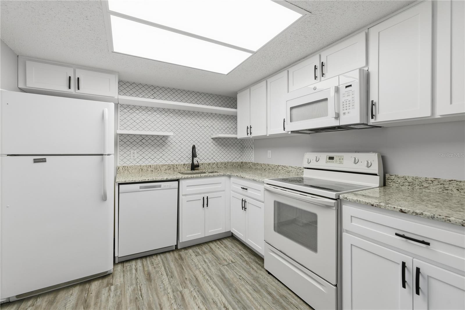 Image 6 of 33 For 574 Fairways Circle B