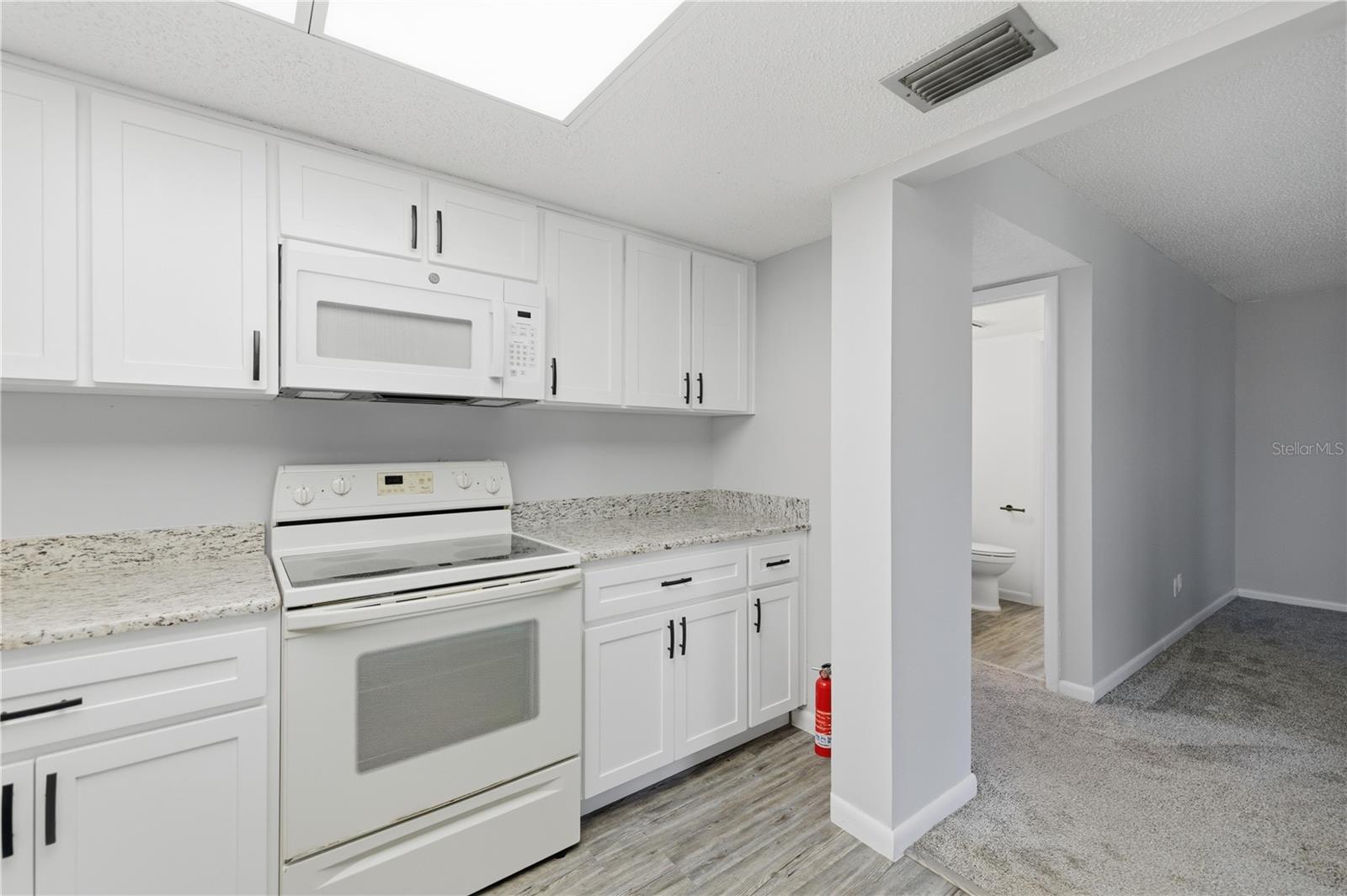 Image 7 of 33 For 574 Fairways Circle B