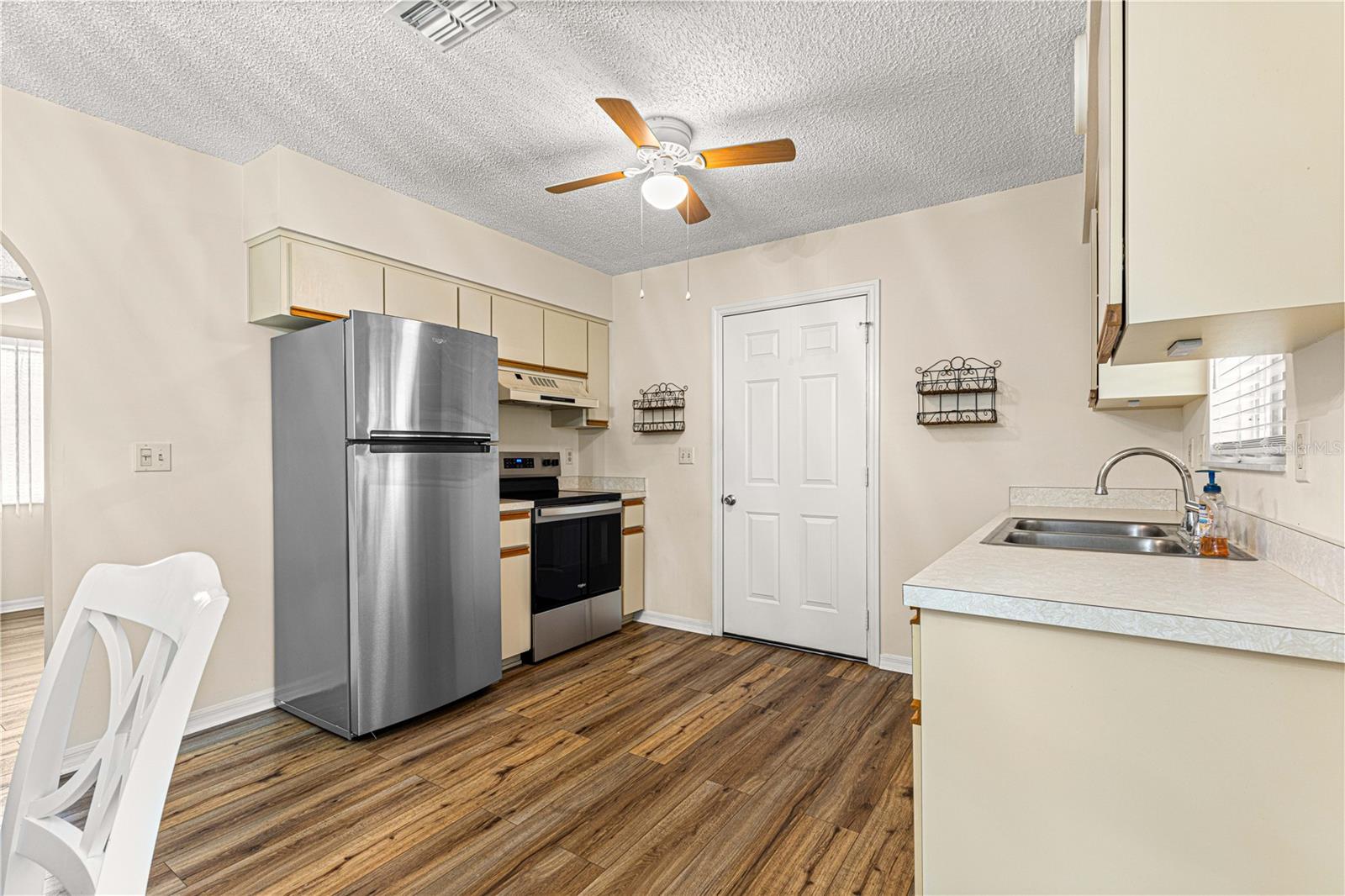 Image 11 of 38 For 10780 62nd Avenue Road