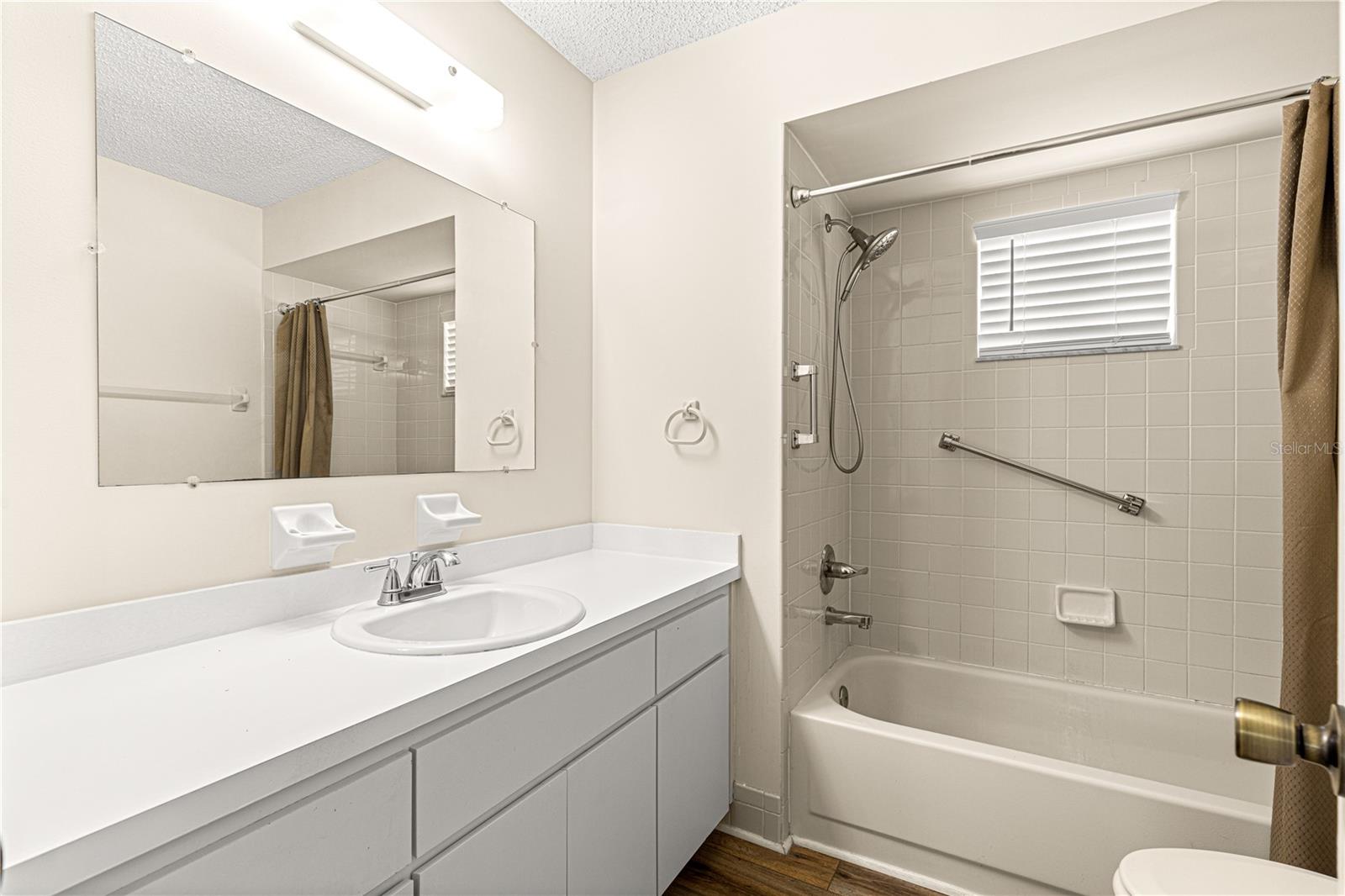 Image 18 of 38 For 10780 62nd Avenue Road