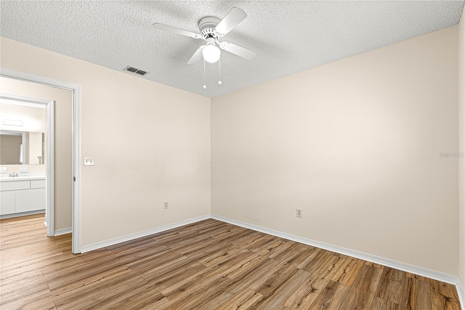 Image 21 of 38 For 10780 62nd Avenue Road