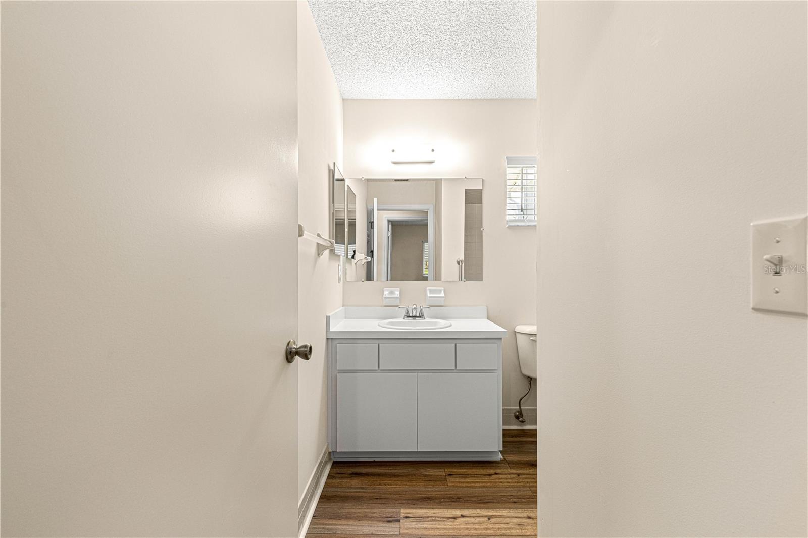 Image 23 of 38 For 10780 62nd Avenue Road