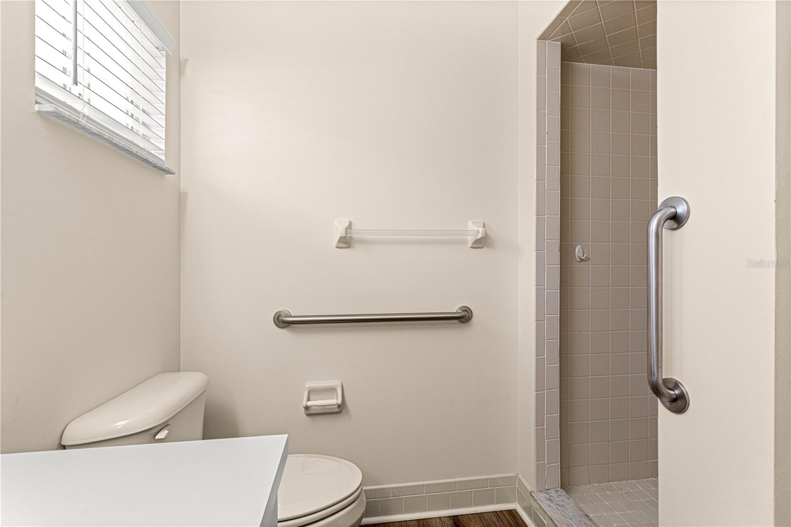 Image 25 of 38 For 10780 62nd Avenue Road