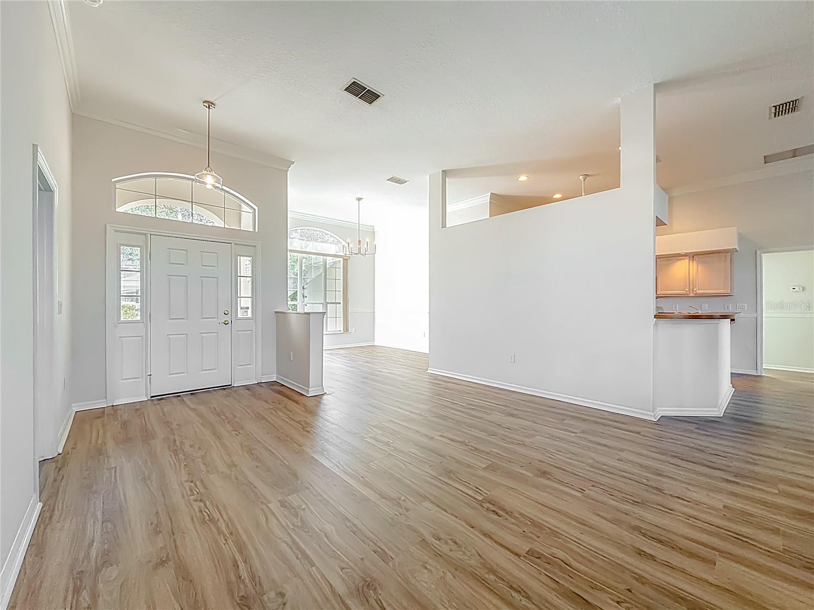 Image 7 of 66 For 11456 67th Court