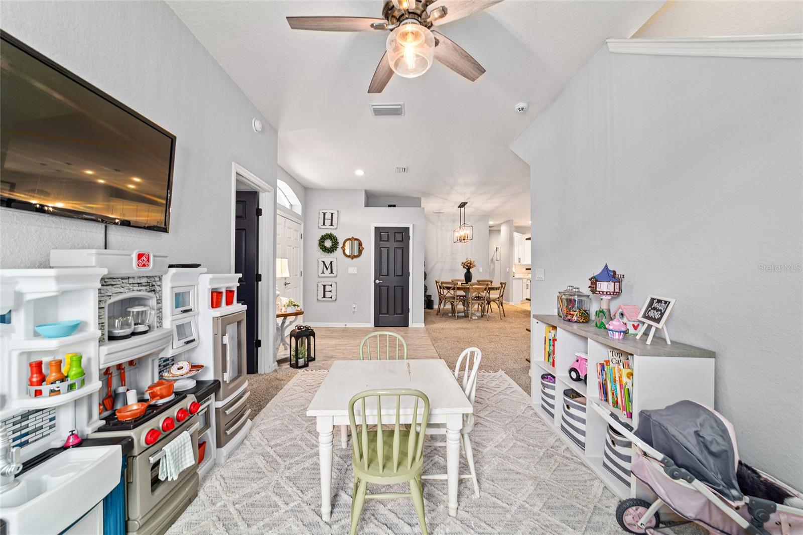 Image 28 of 84 For 11769 60th Court