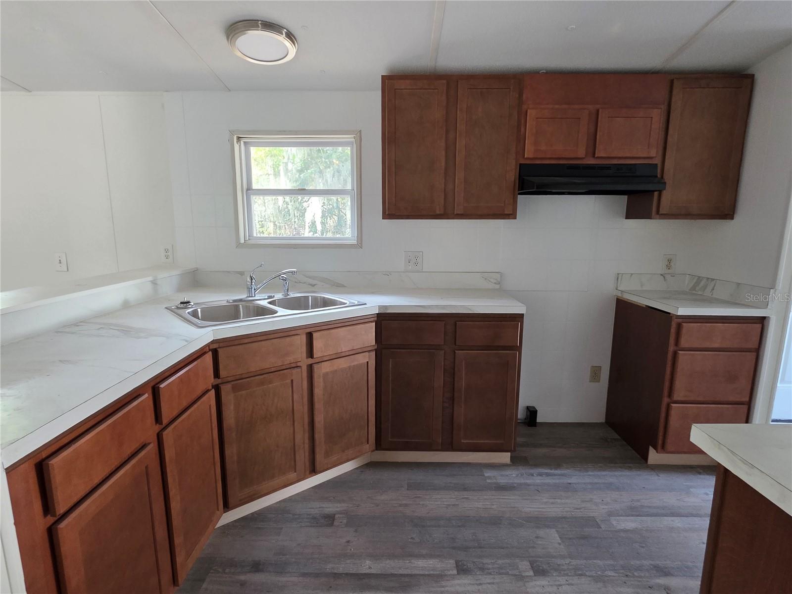 Image 2 of 14 For 2630 19th Avenue