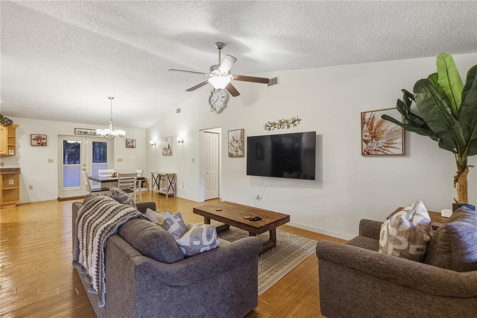 Image 12 of 44 For 12028 Pine Oak Terrace