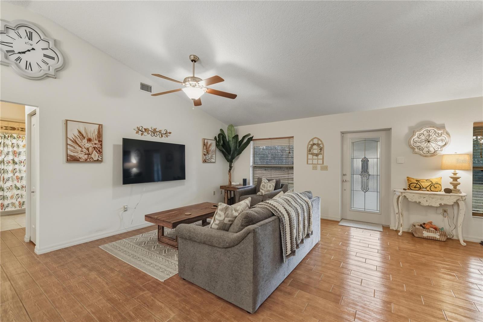 Image 15 of 44 For 12028 Pine Oak Terrace