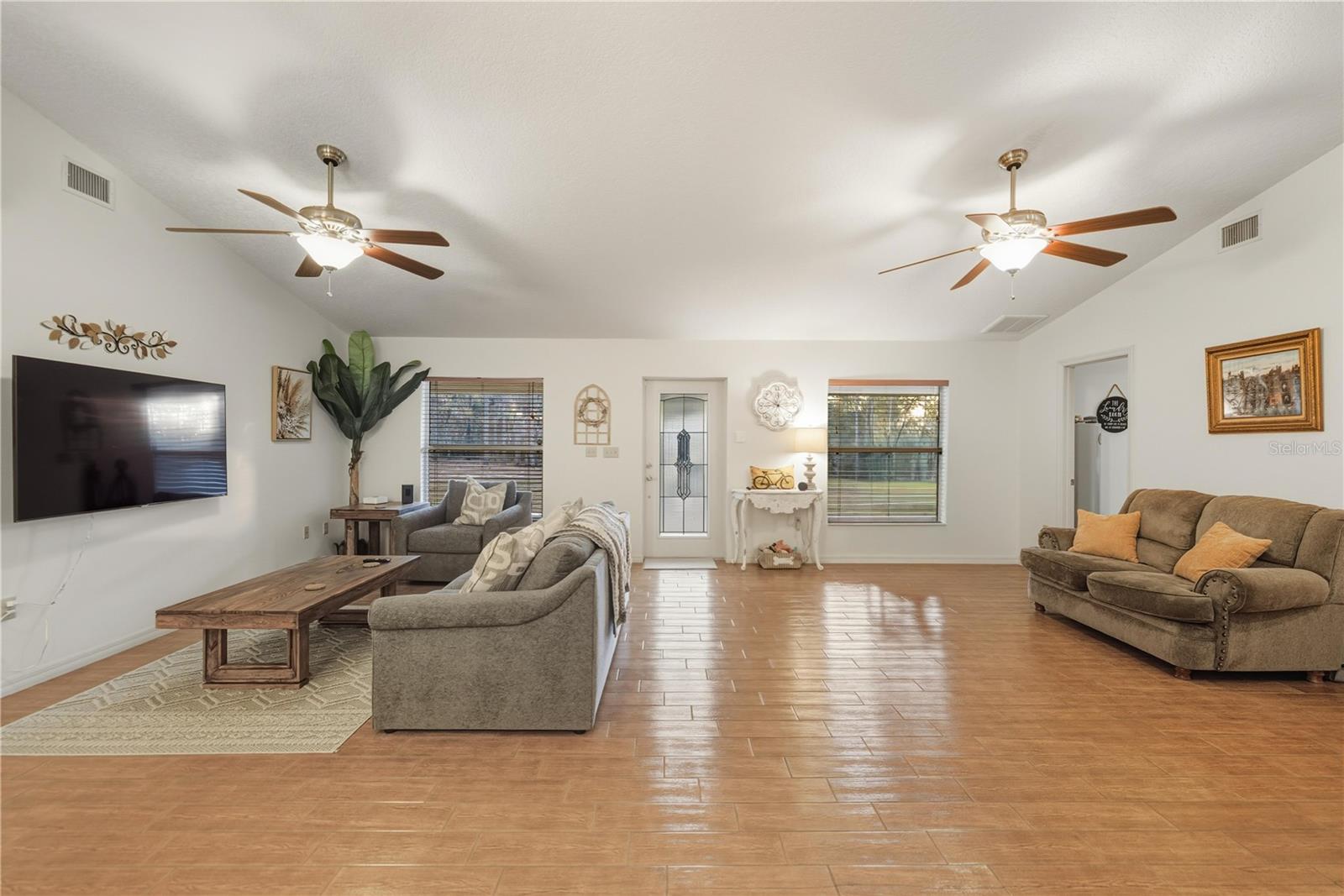 Image 16 of 44 For 12028 Pine Oak Terrace