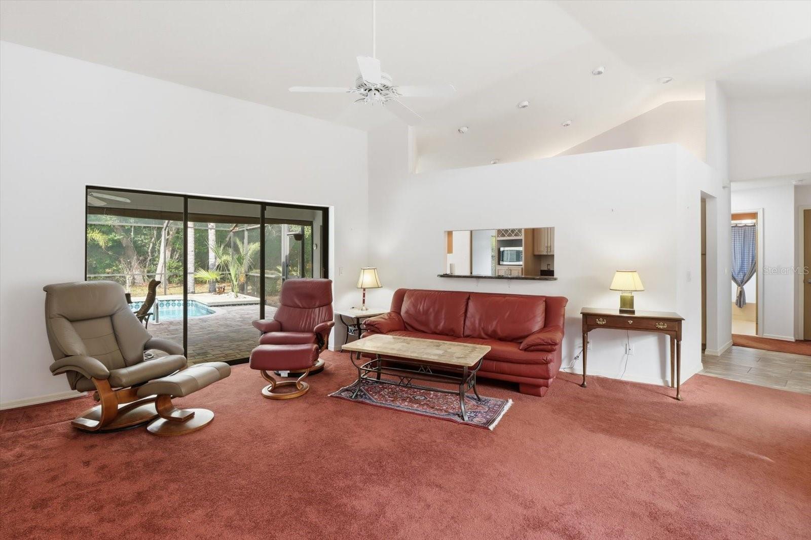 Image 10 of 46 For 22 Mastic Court W