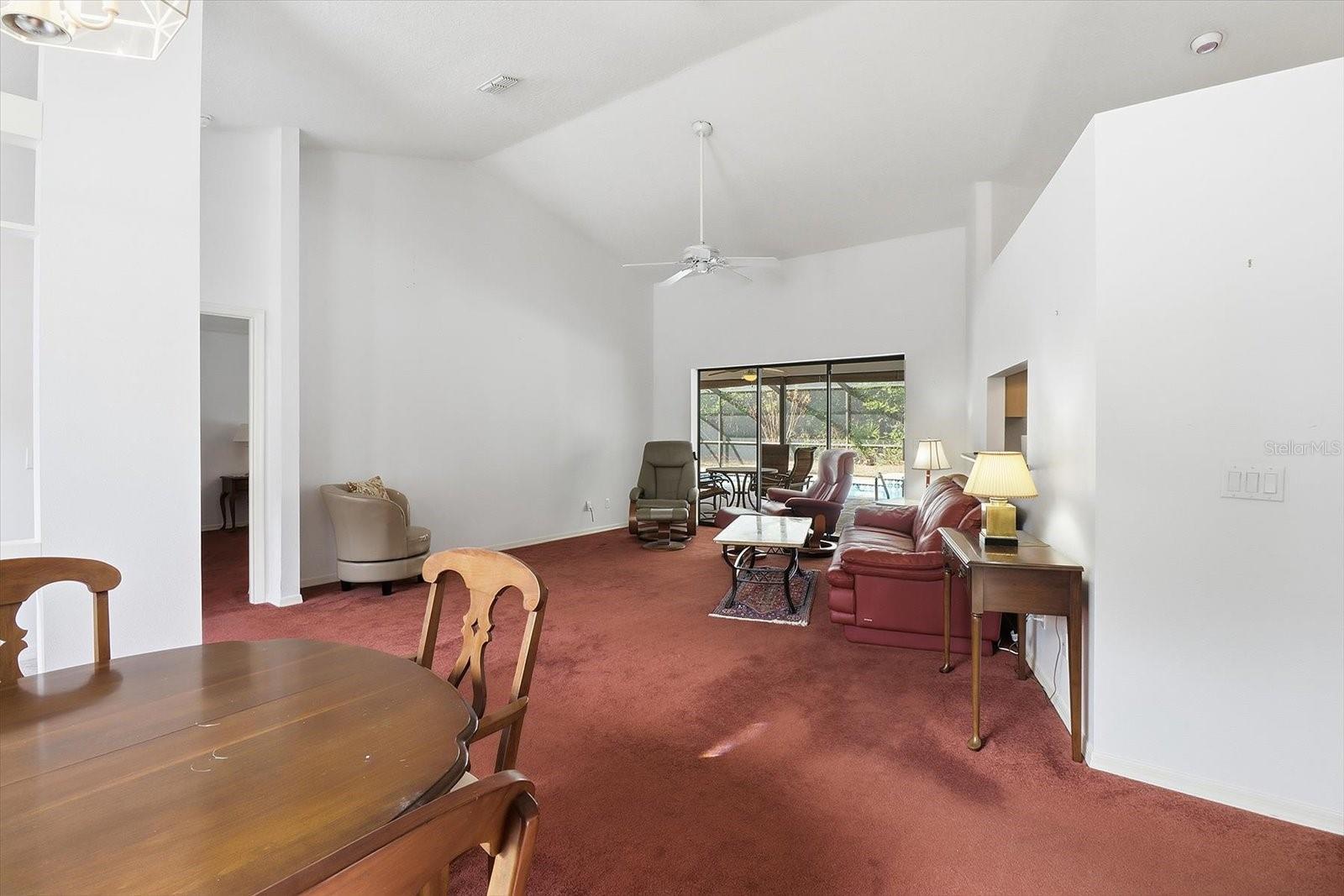 Image 13 of 46 For 22 Mastic Court W