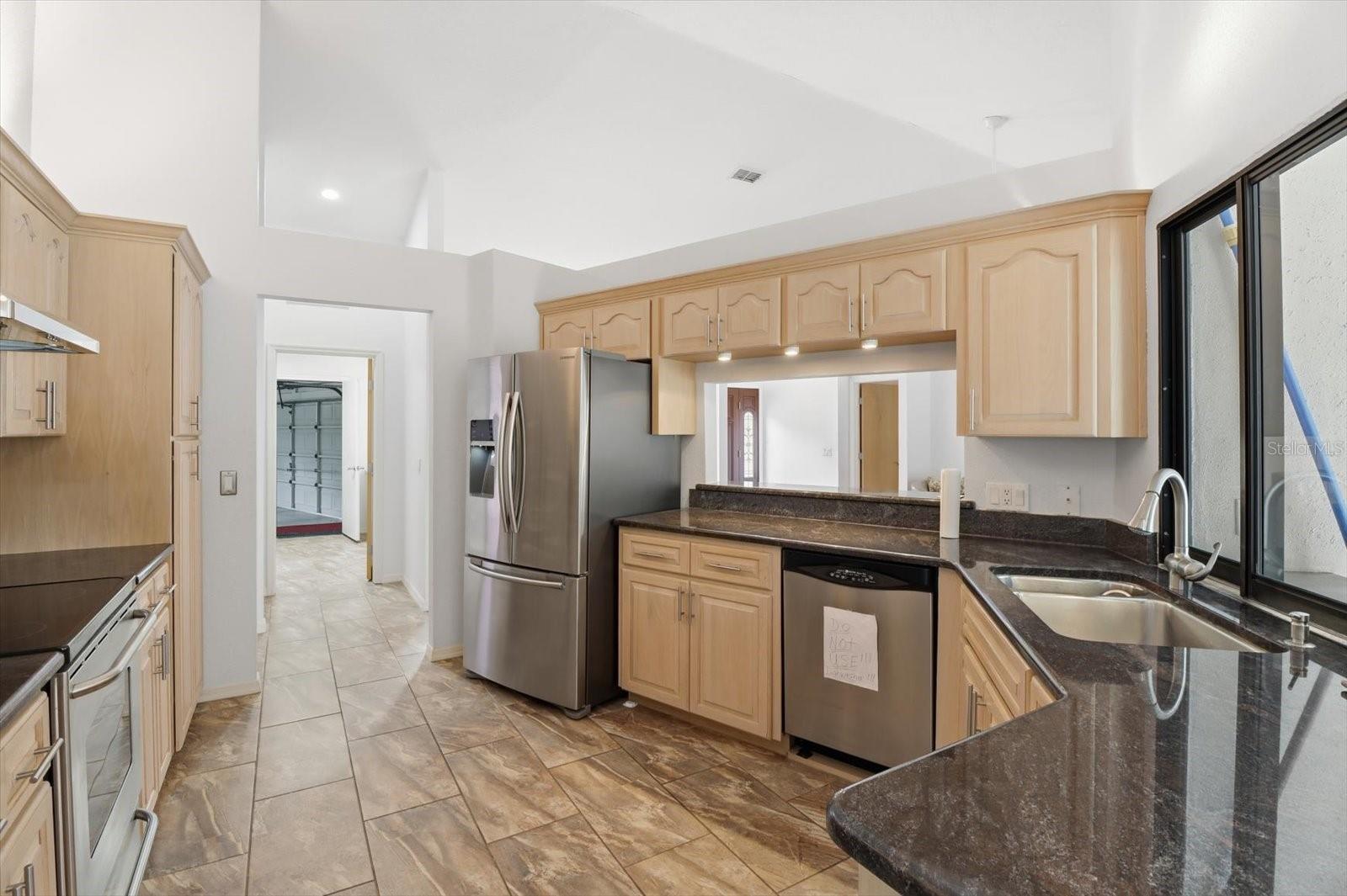 Image 15 of 46 For 22 Mastic Court W