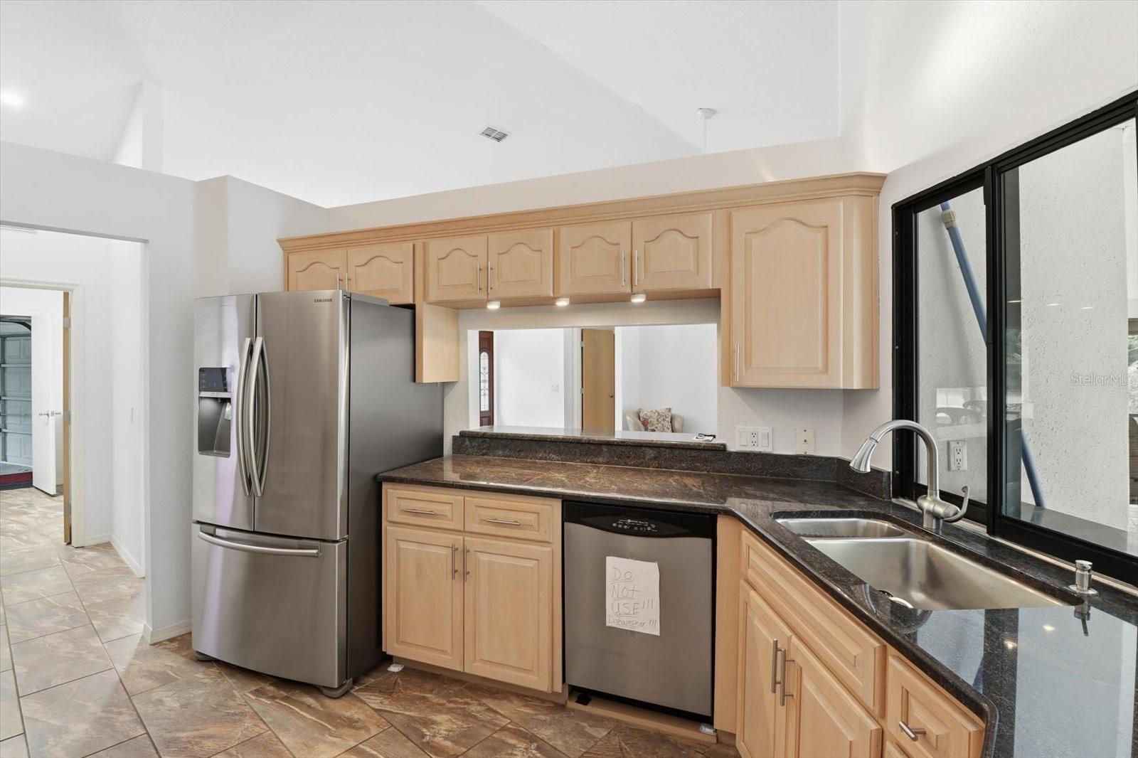 Image 16 of 46 For 22 Mastic Court W