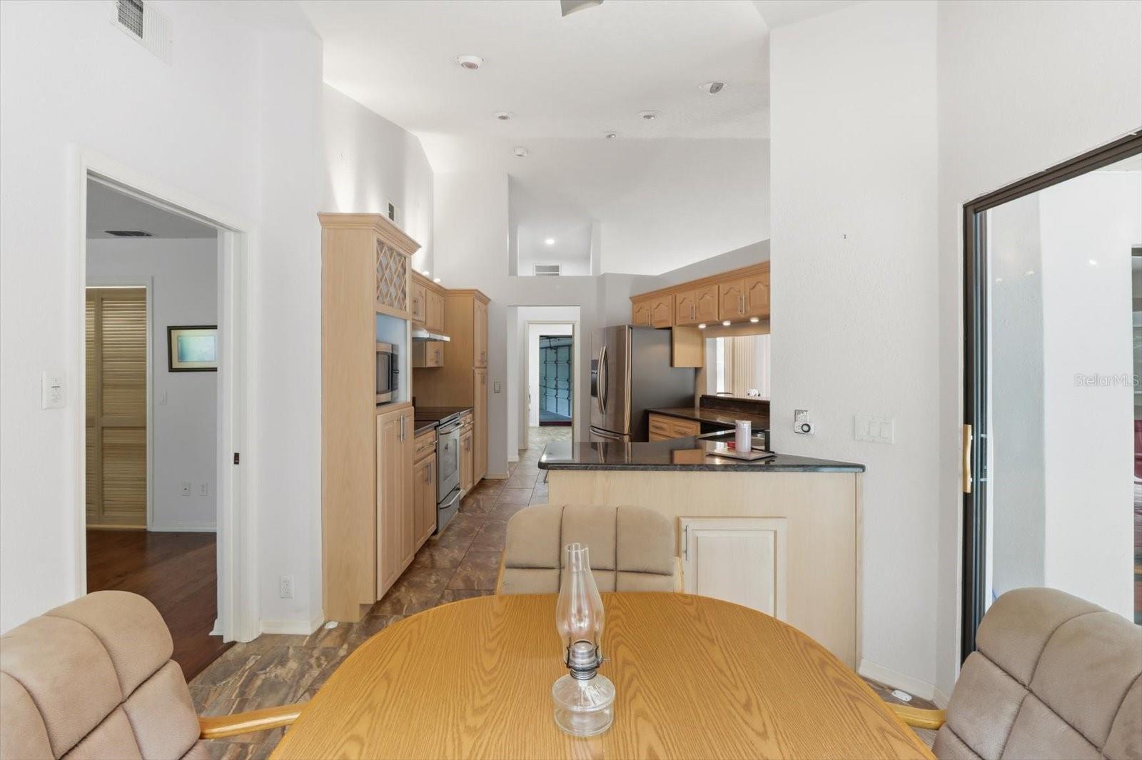 Image 20 of 46 For 22 Mastic Court W