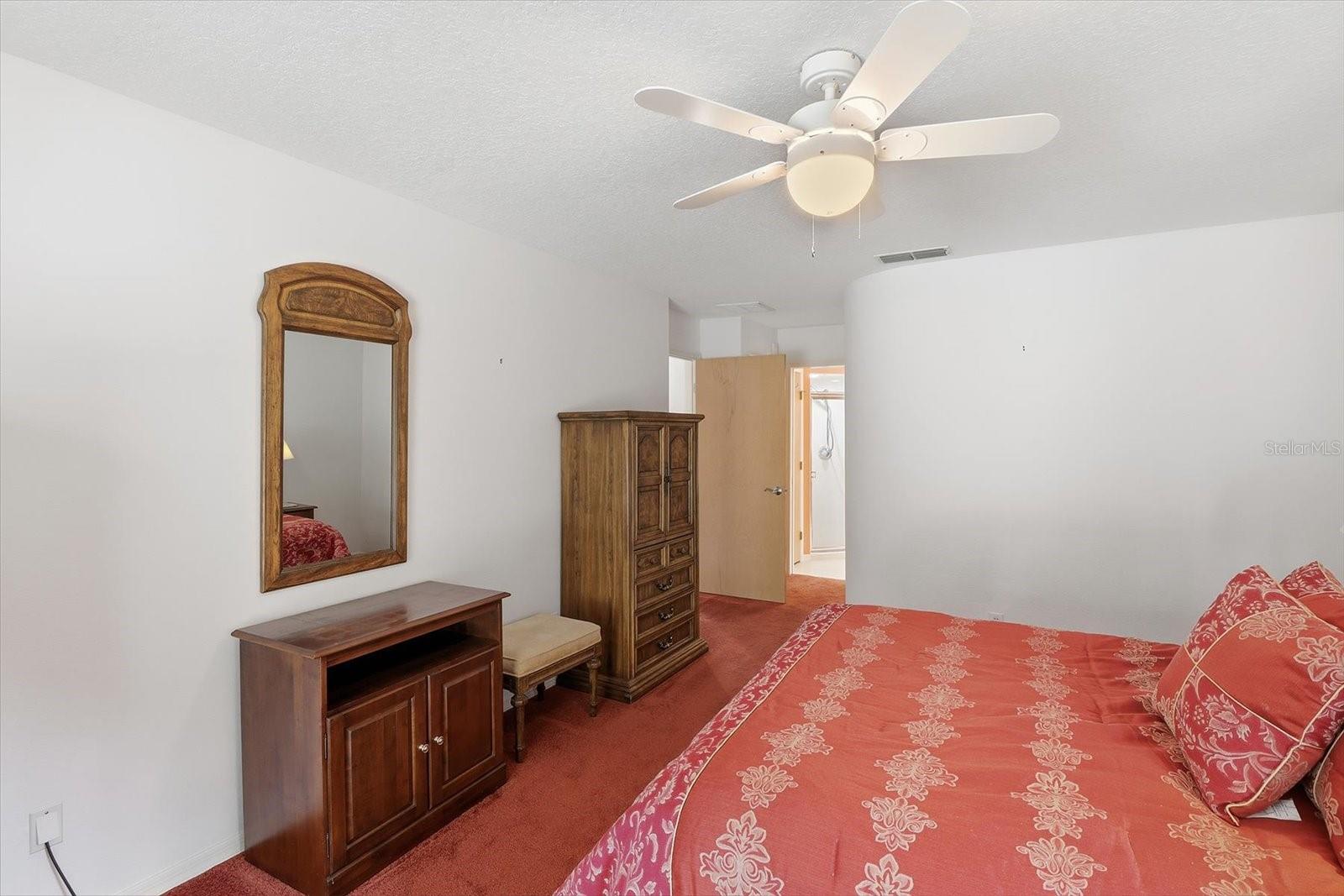 Image 21 of 46 For 22 Mastic Court W