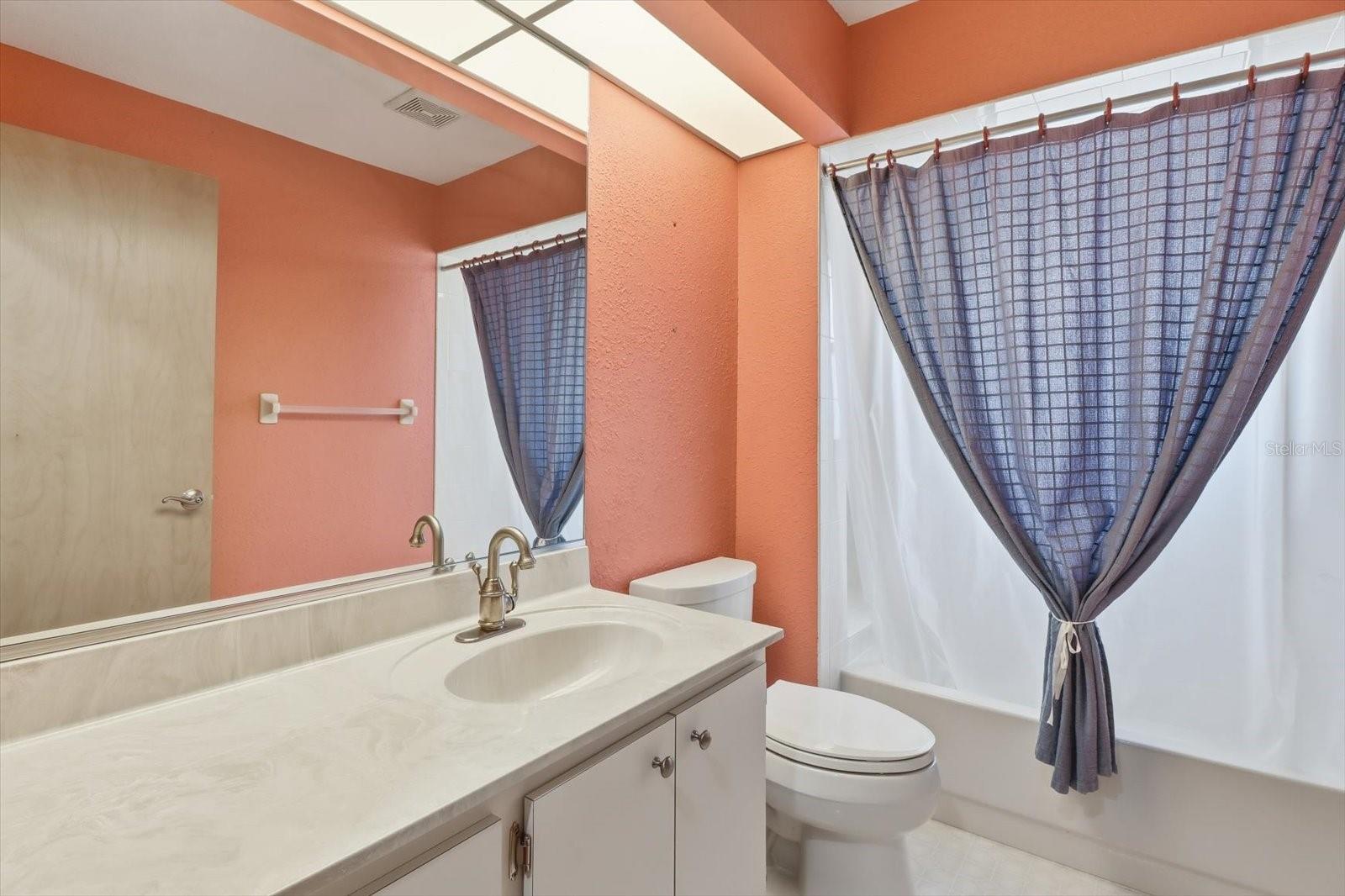 Image 28 of 46 For 22 Mastic Court W