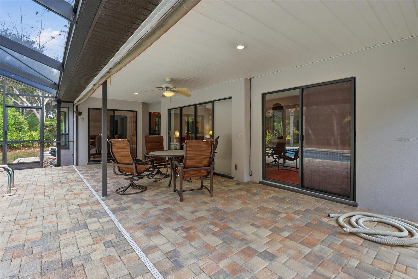 Image 37 of 46 For 22 Mastic Court W