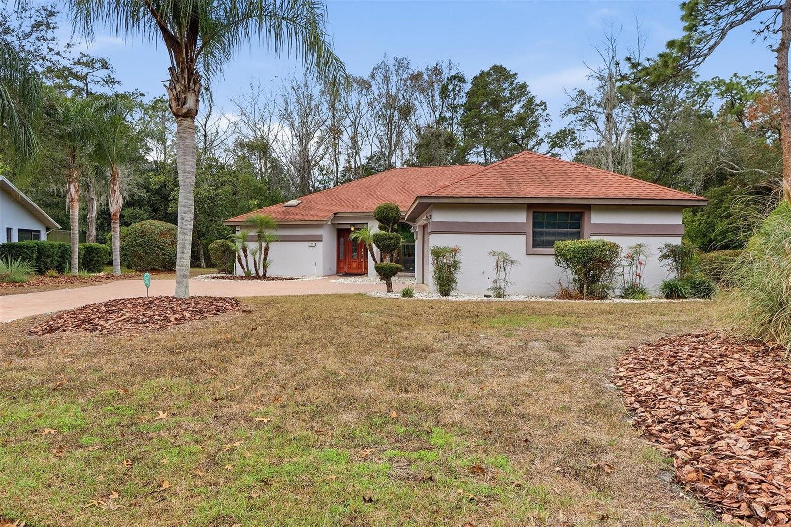 Image 5 of 46 For 22 Mastic Court W