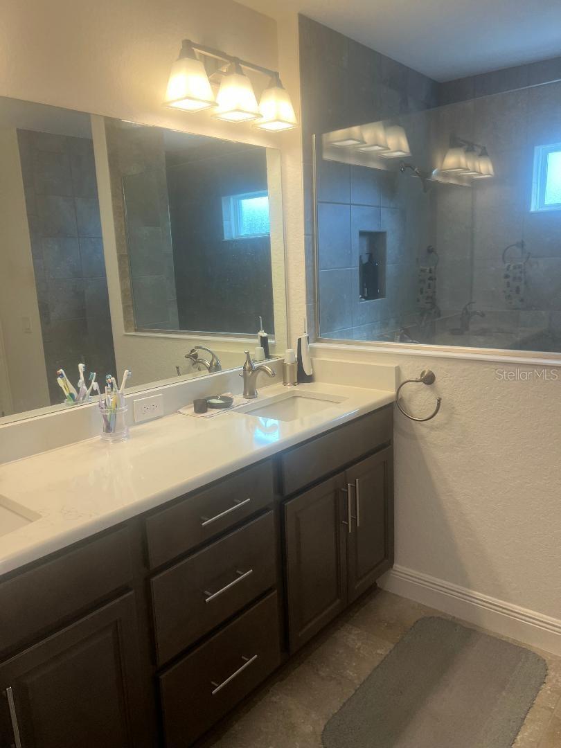 Image 17 of 48 For 10393 Silver Maple Avenue