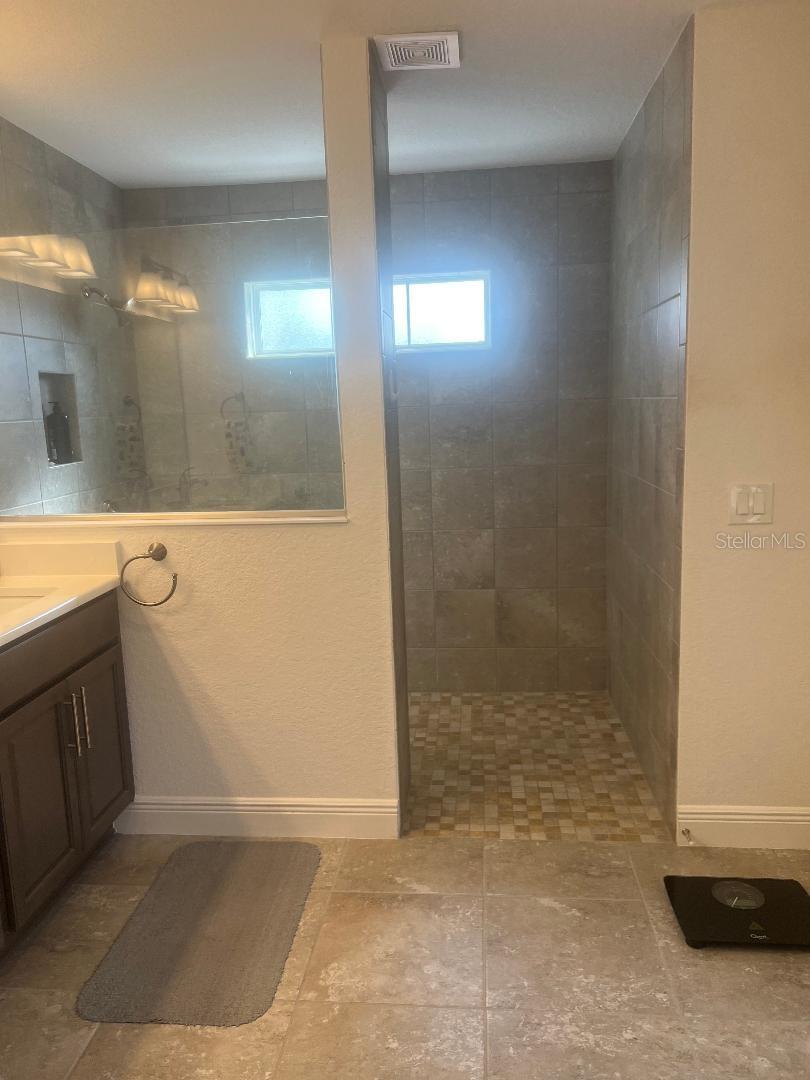 Image 18 of 48 For 10393 Silver Maple Avenue