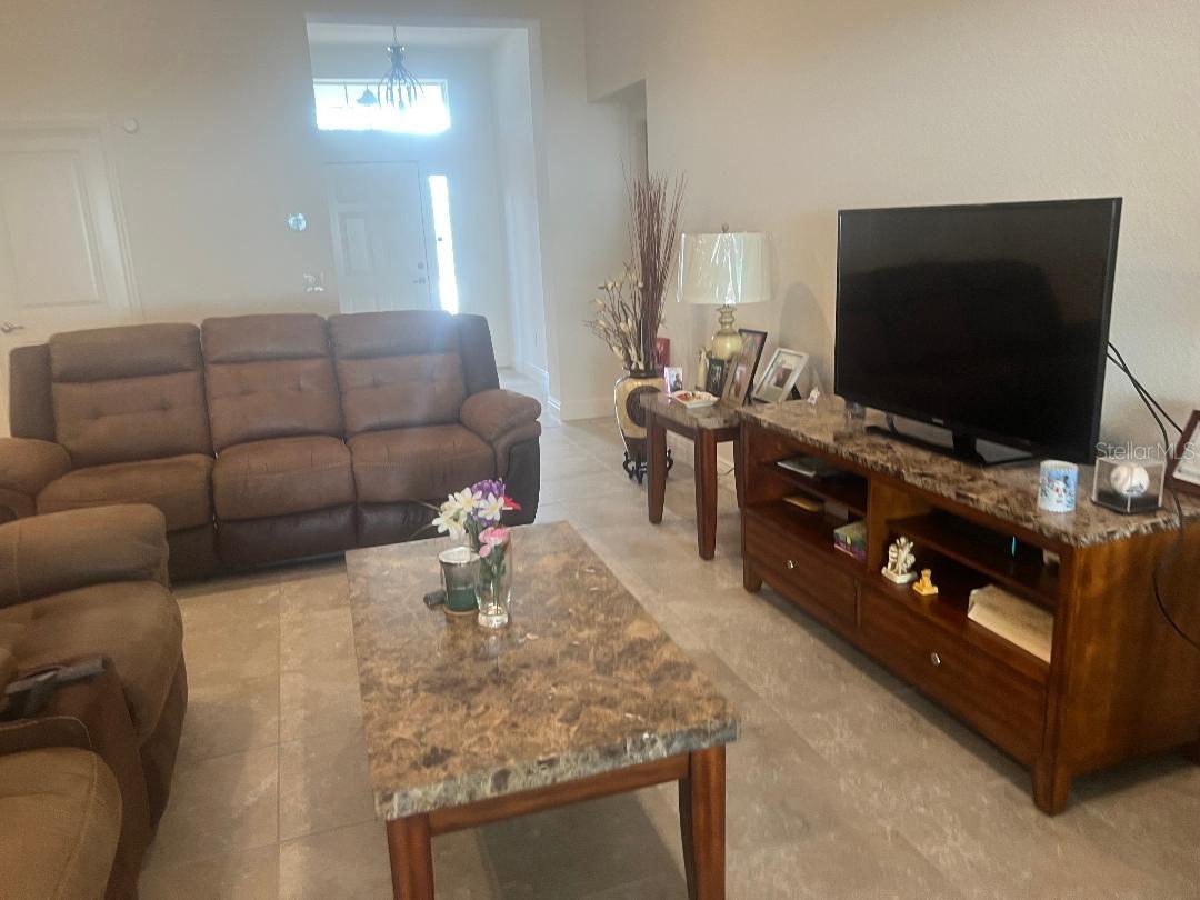 Image 6 of 48 For 10393 Silver Maple Avenue