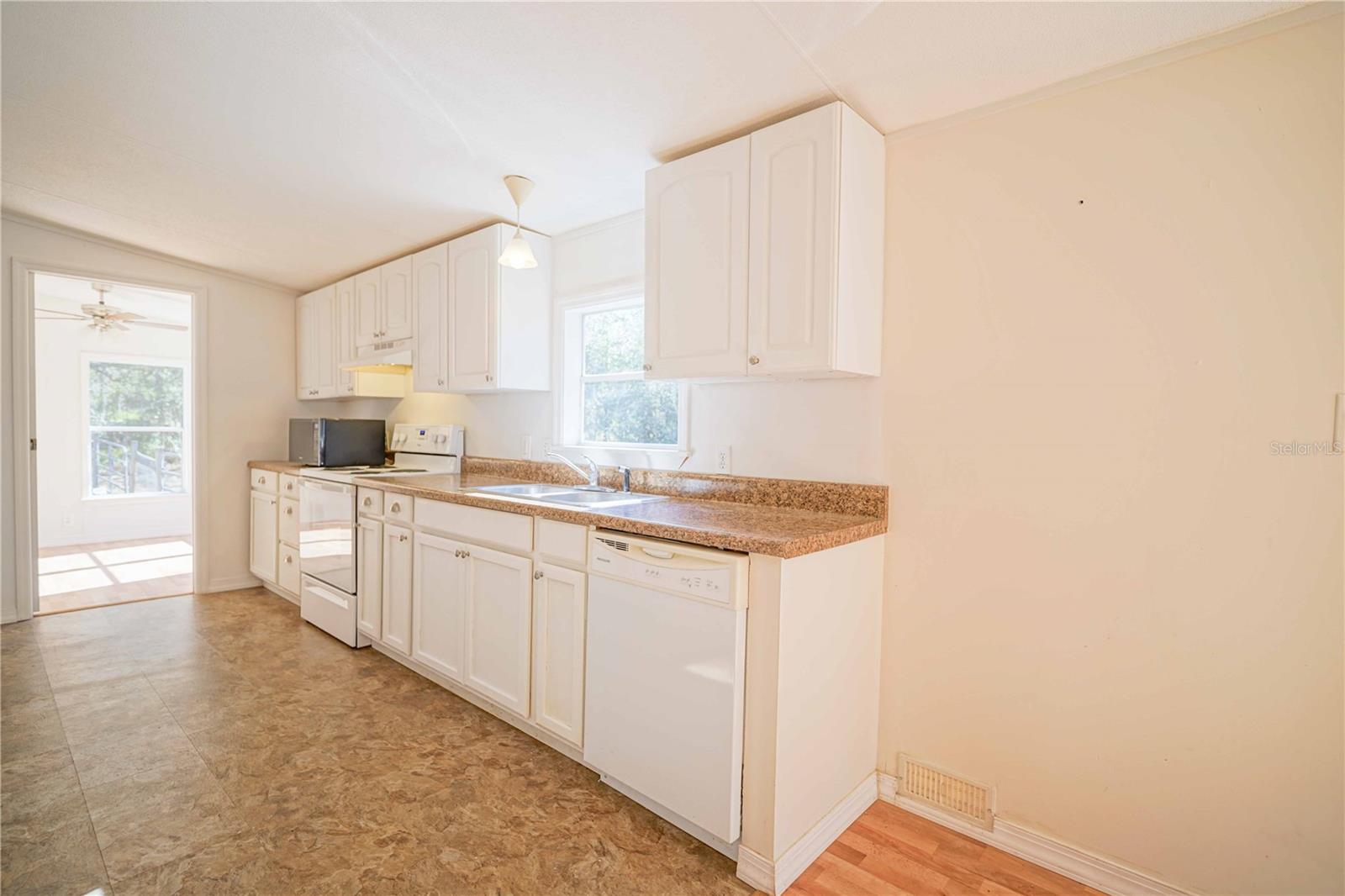 Image 18 of 52 For 16621 45th Street